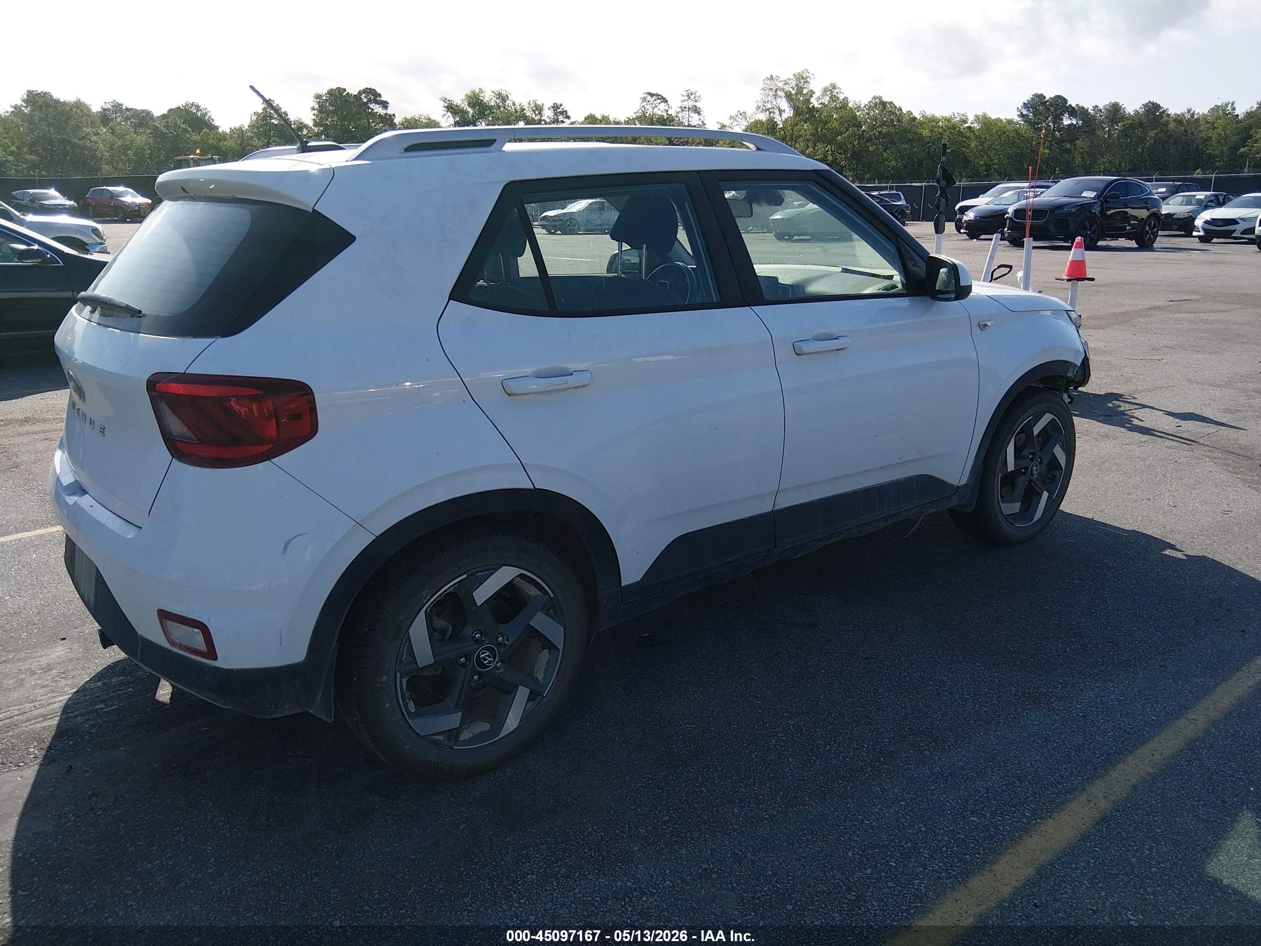 2023 Hyundai Venue Sel White vin: KMHRC8A38PU209751