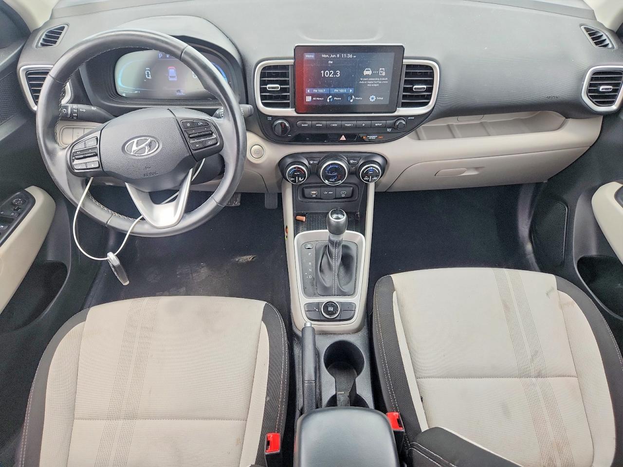 2024 Hyundai Venue Sel Red vin: KMHRC8A38RU283027