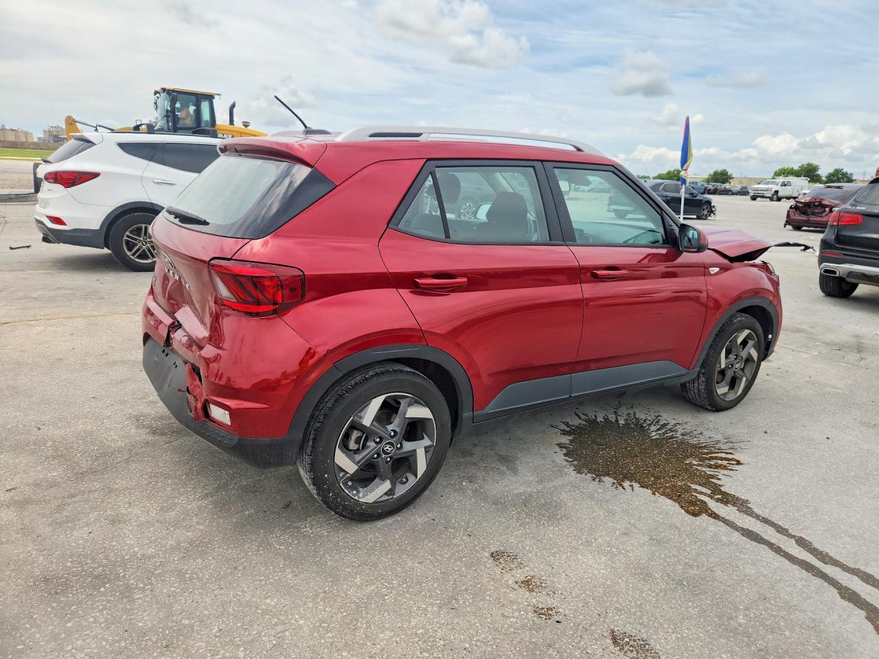 2024 Hyundai Venue Sel Red vin: KMHRC8A38RU283027
