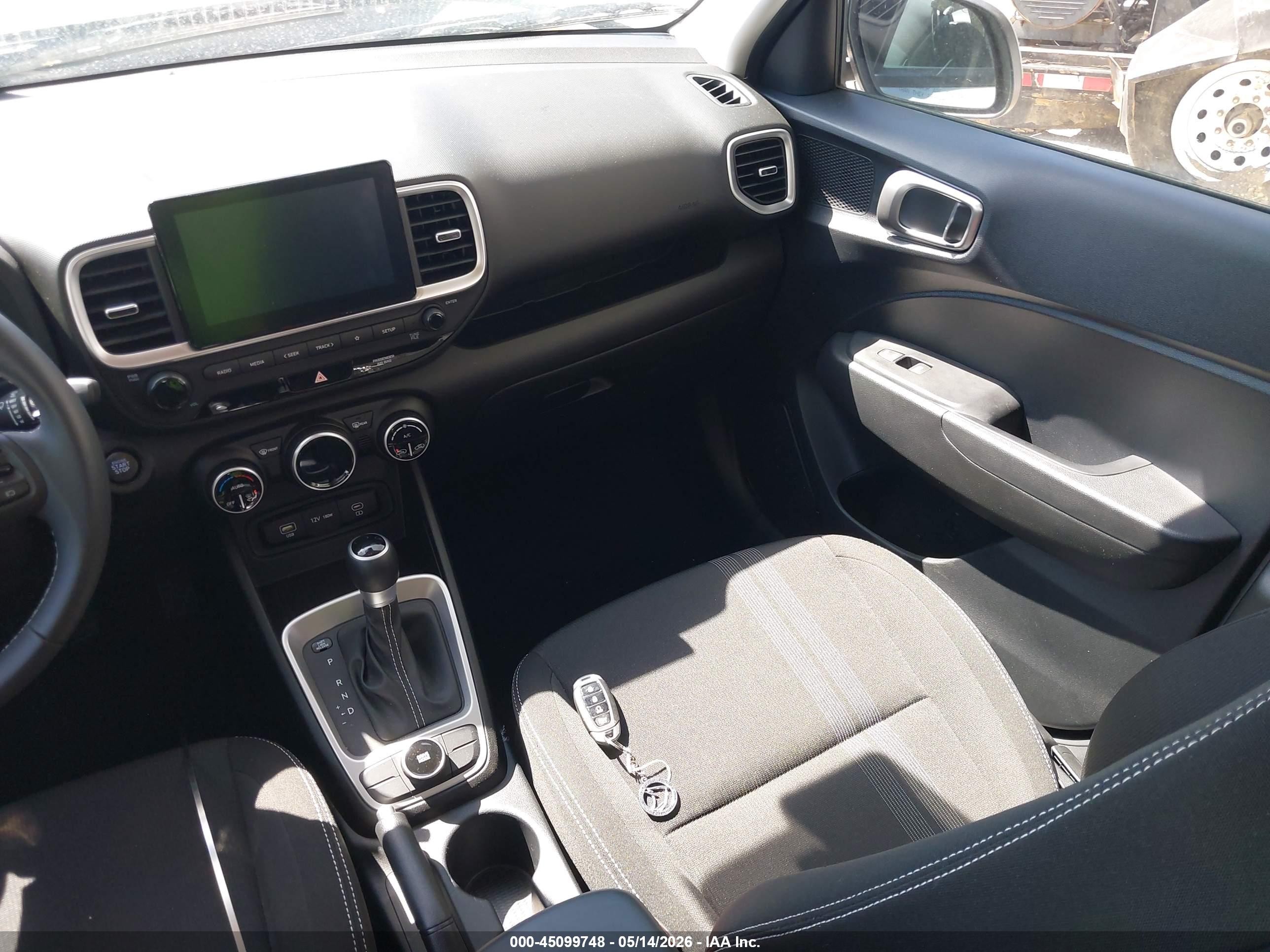 2025 Hyundai Venue Sel Green vin: KMHRC8A38SU372375