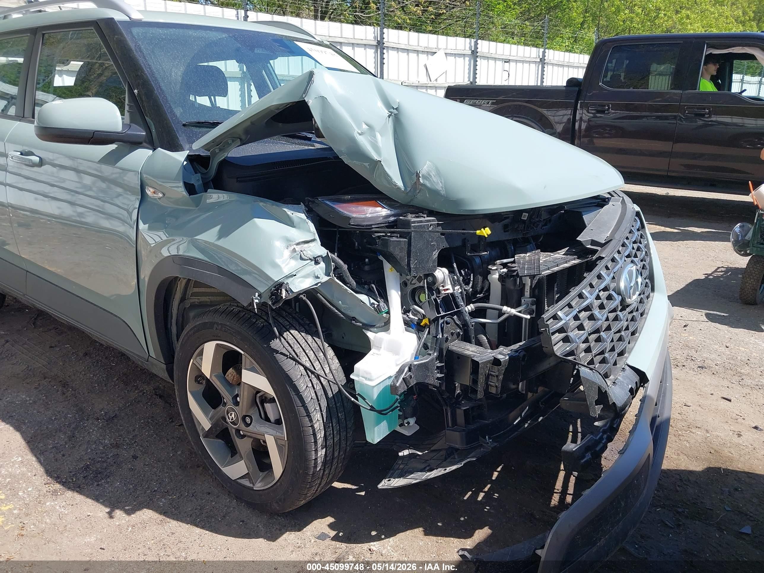 2025 Hyundai Venue Sel Green vin: KMHRC8A38SU372375