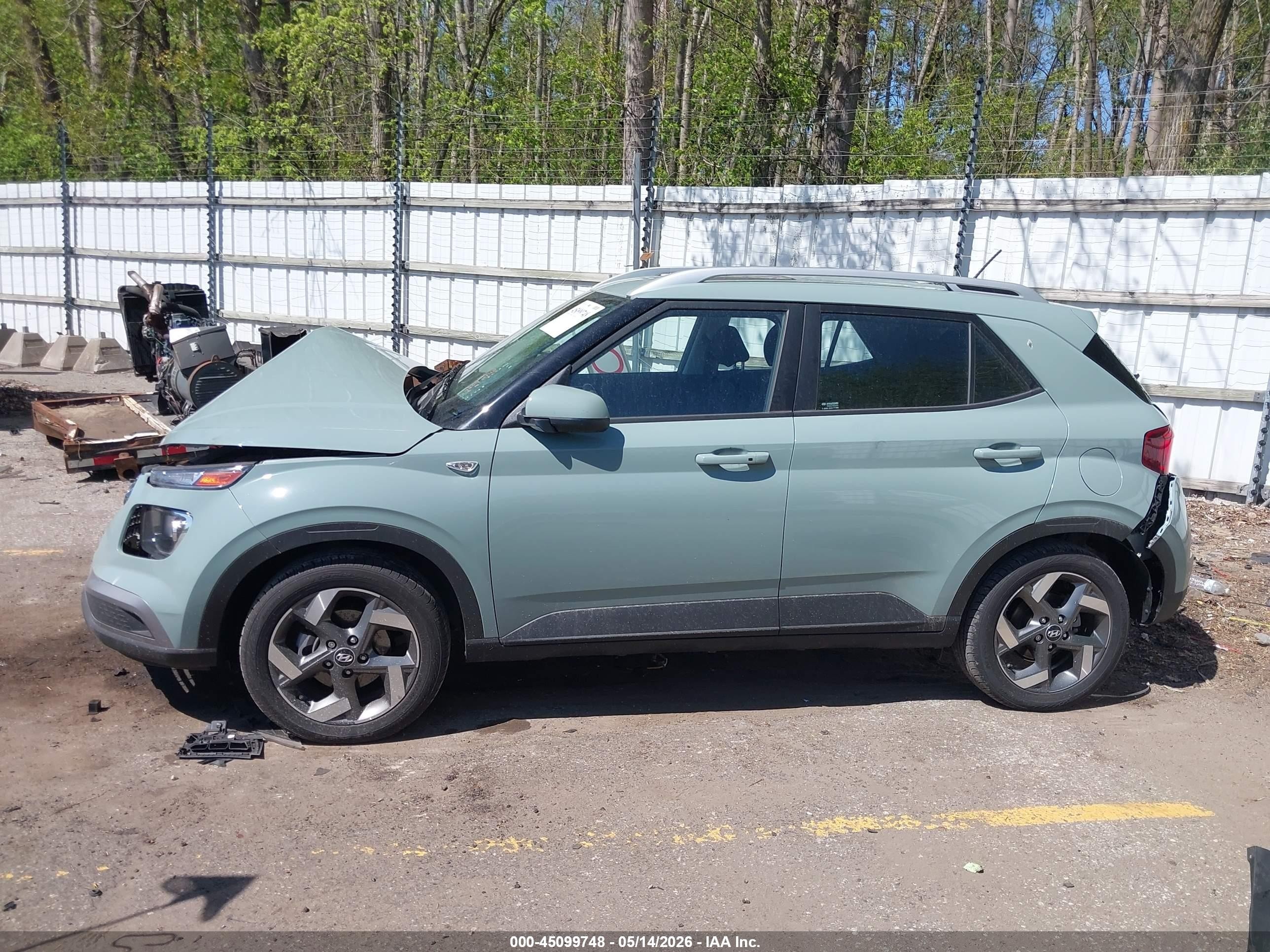 2025 Hyundai Venue Sel Green vin: KMHRC8A38SU372375