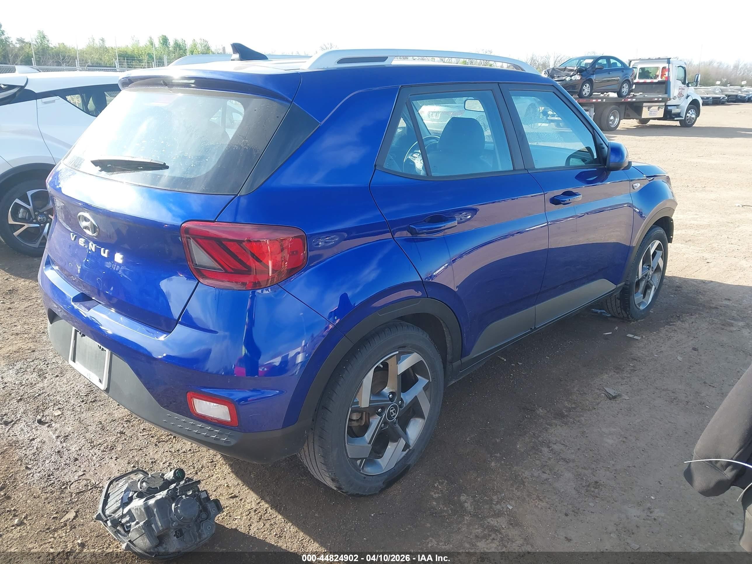 2022 Hyundai Venue Limited Синий vin: KMHRC8A39NU186803