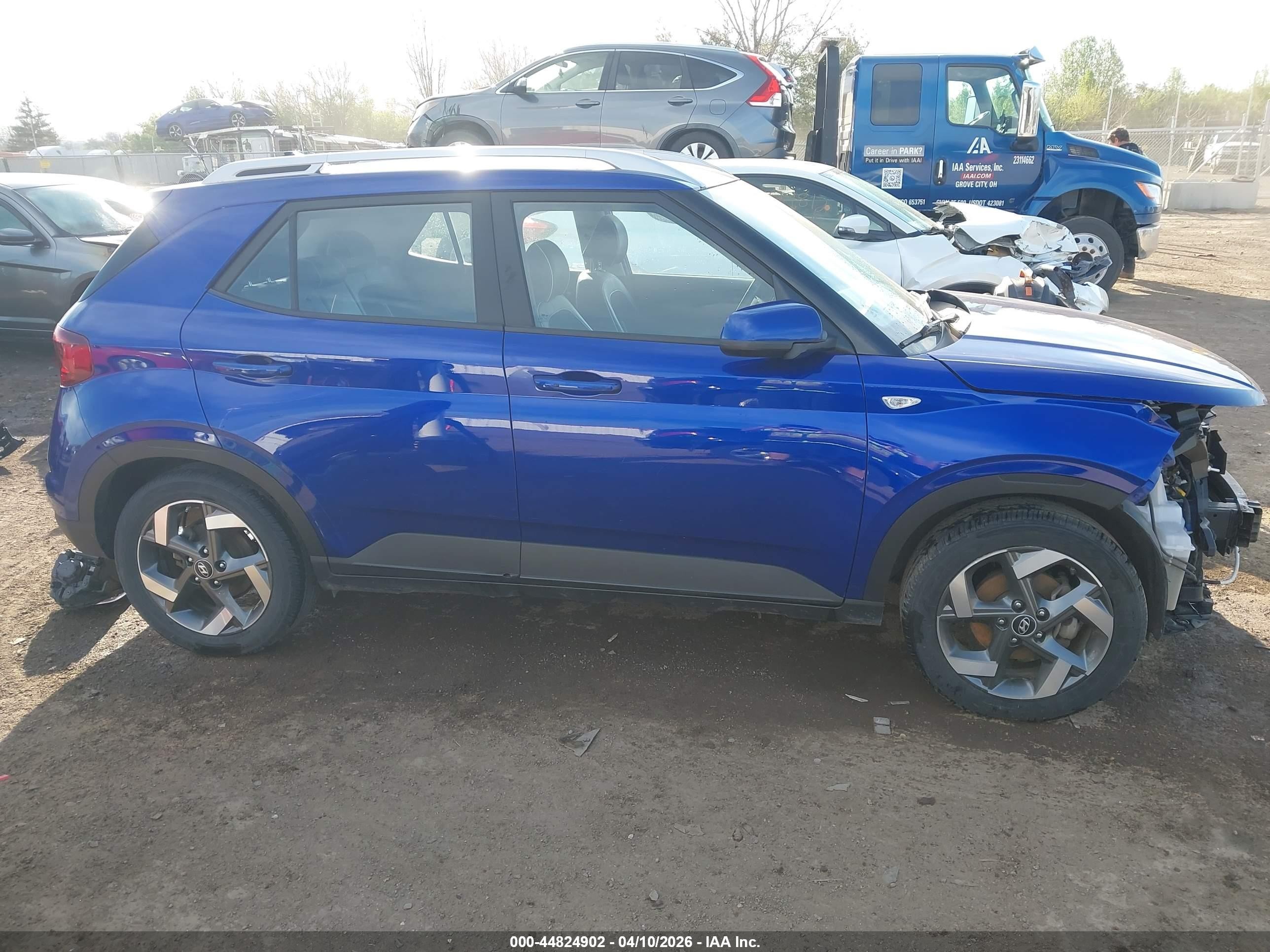 2022 Hyundai Venue Limited Синий vin: KMHRC8A39NU186803