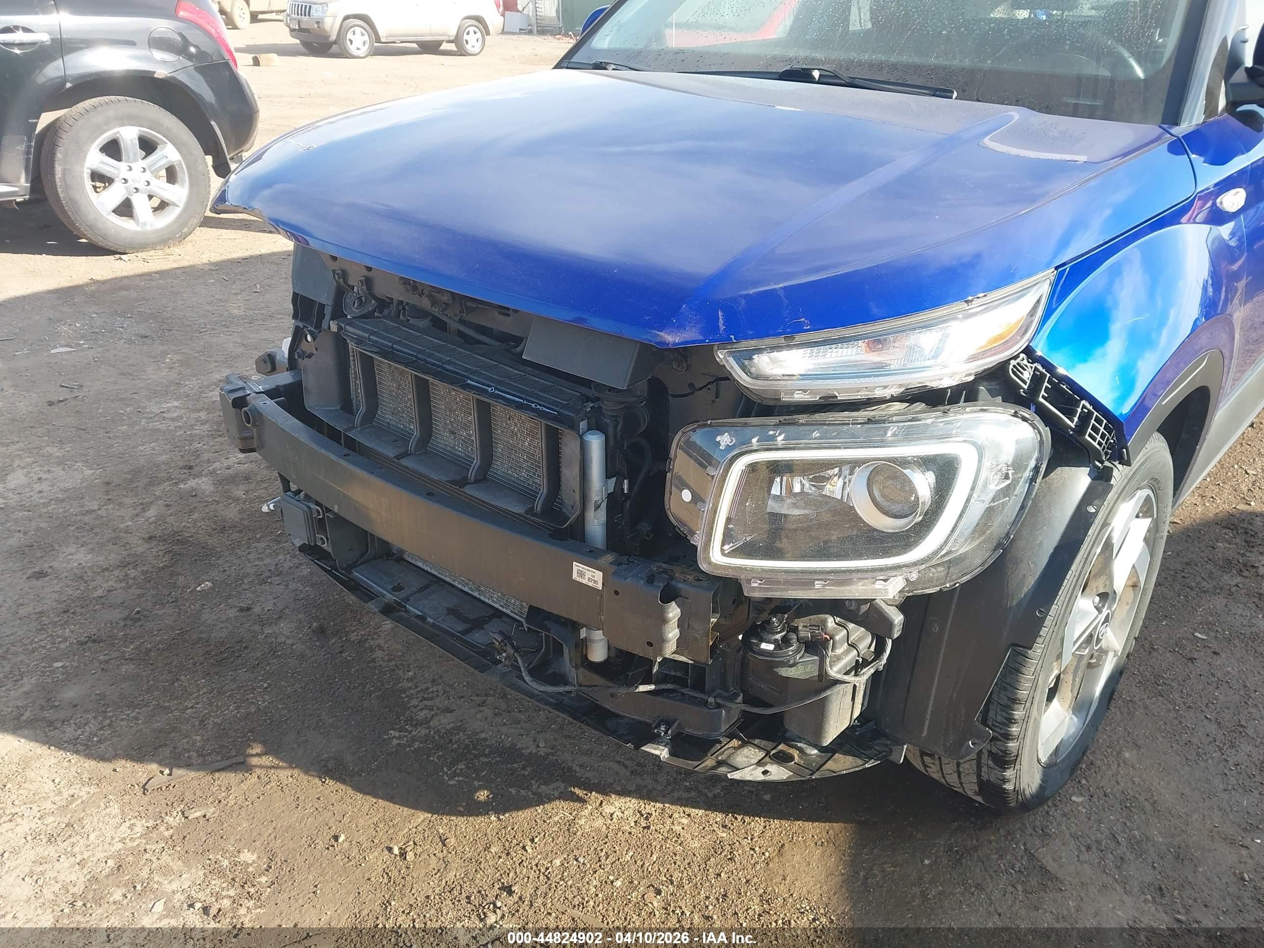 2022 Hyundai Venue Limited Синий vin: KMHRC8A39NU186803