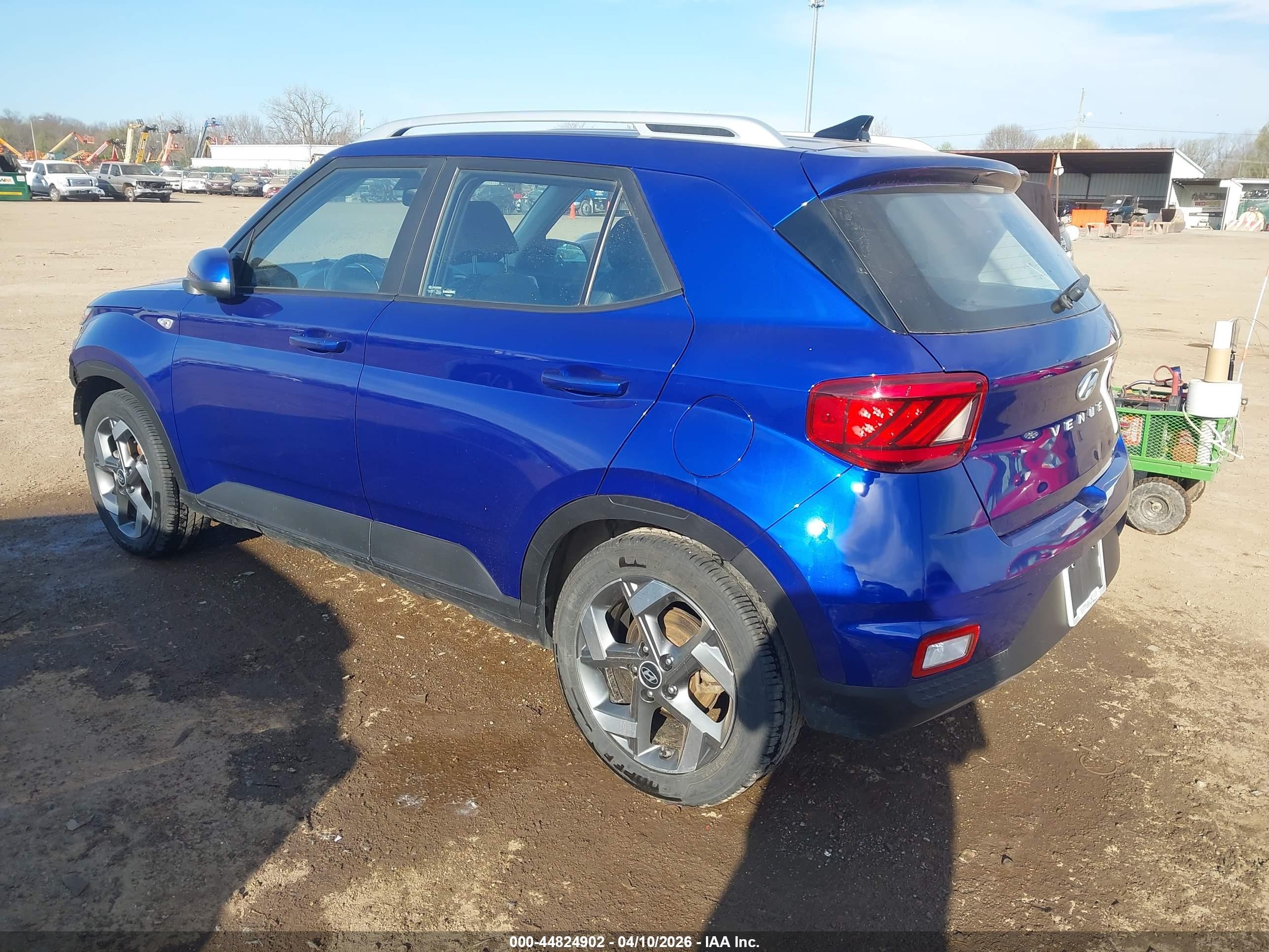 2022 Hyundai Venue Limited Синий vin: KMHRC8A39NU186803