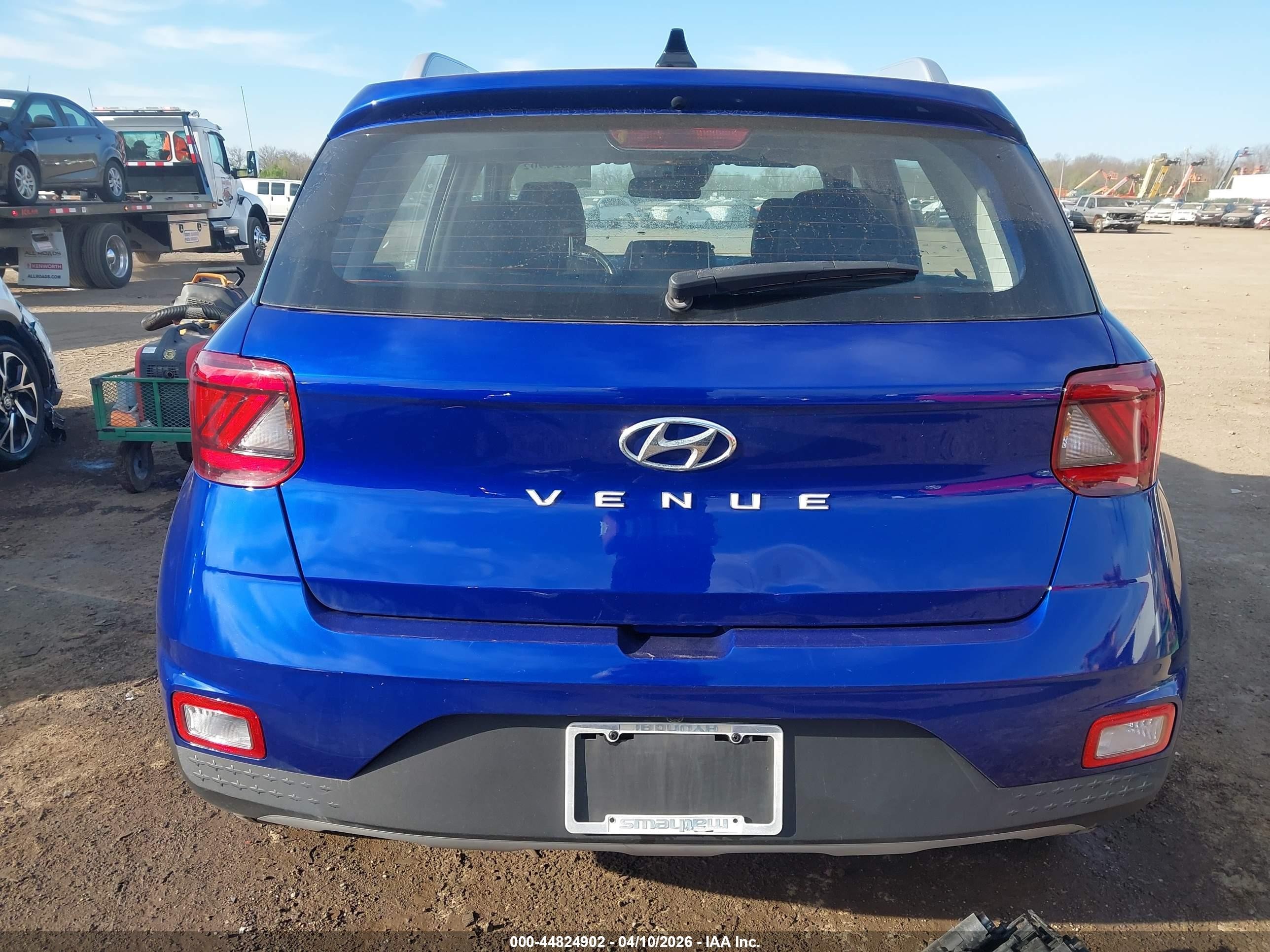 2022 Hyundai Venue Limited Синий vin: KMHRC8A39NU186803