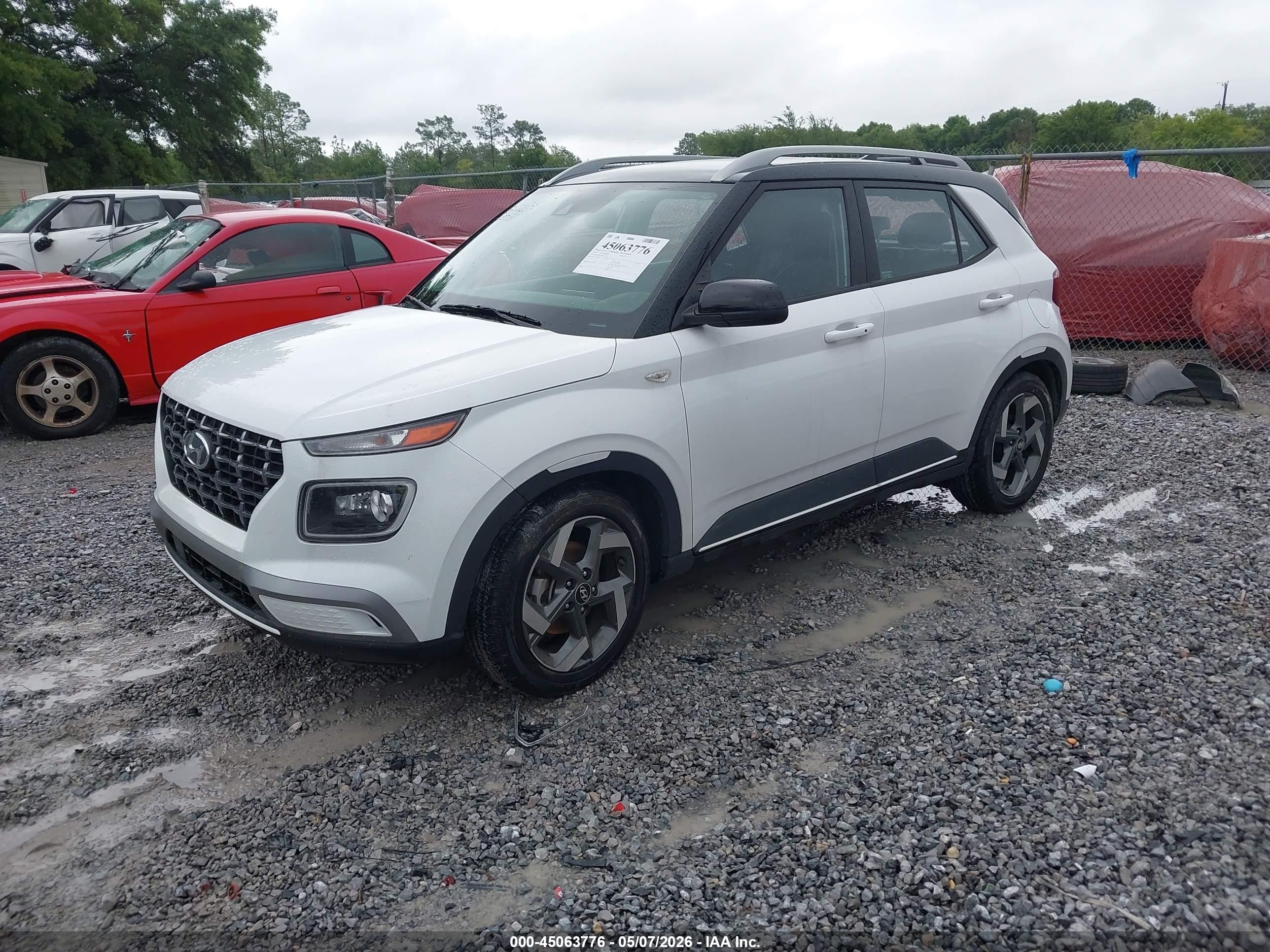 2022 Hyundai Venue Limited Белый vin: KMHRC8A3XNU172182