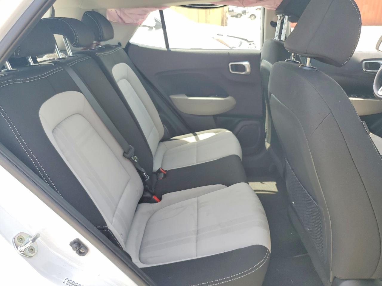 2022 Hyundai Venue Sel White vin: KMHRC8A3XNU207013