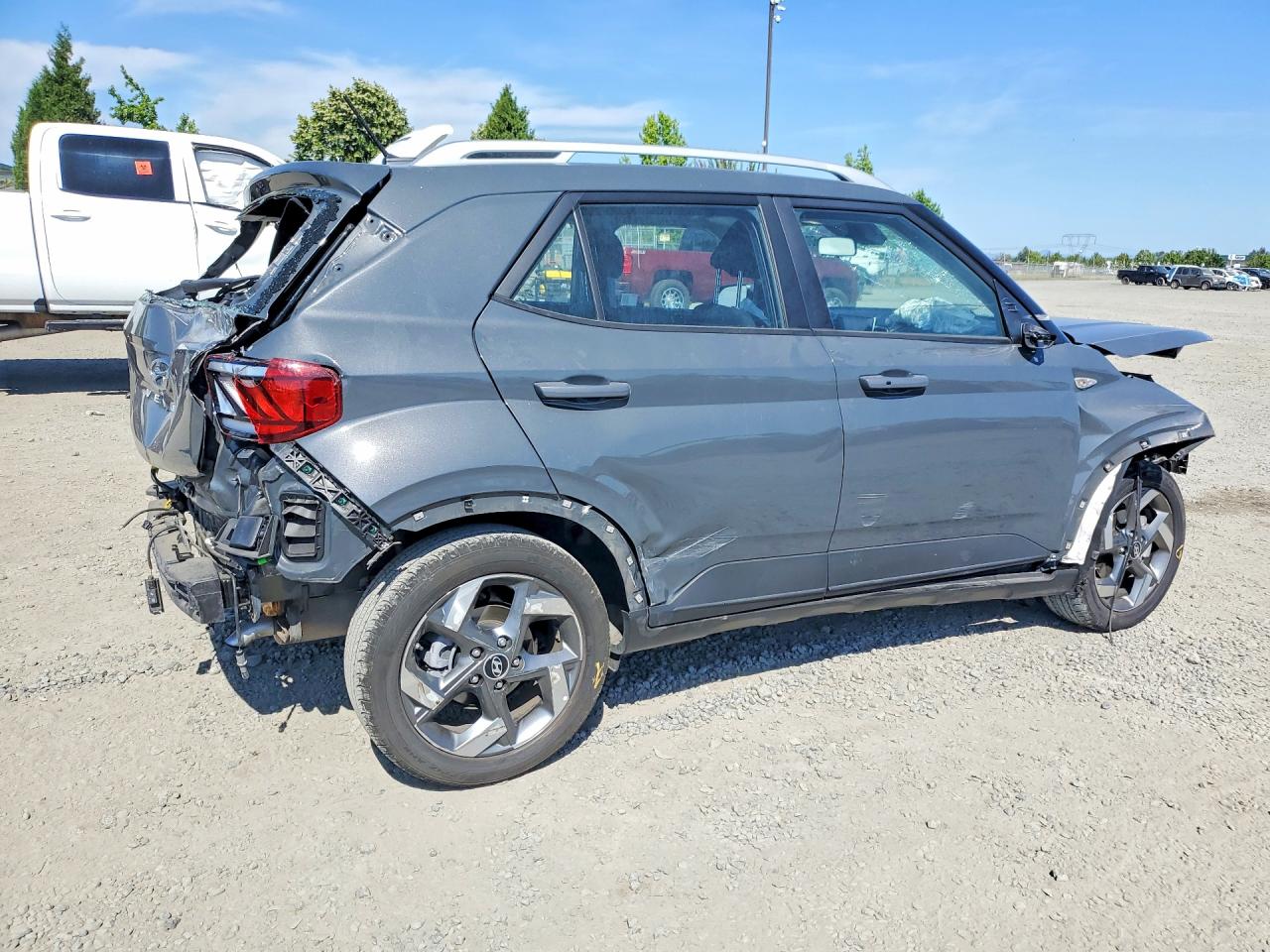 2025 Hyundai Venue Sel Gray vin: KMHRC8A3XSU358705