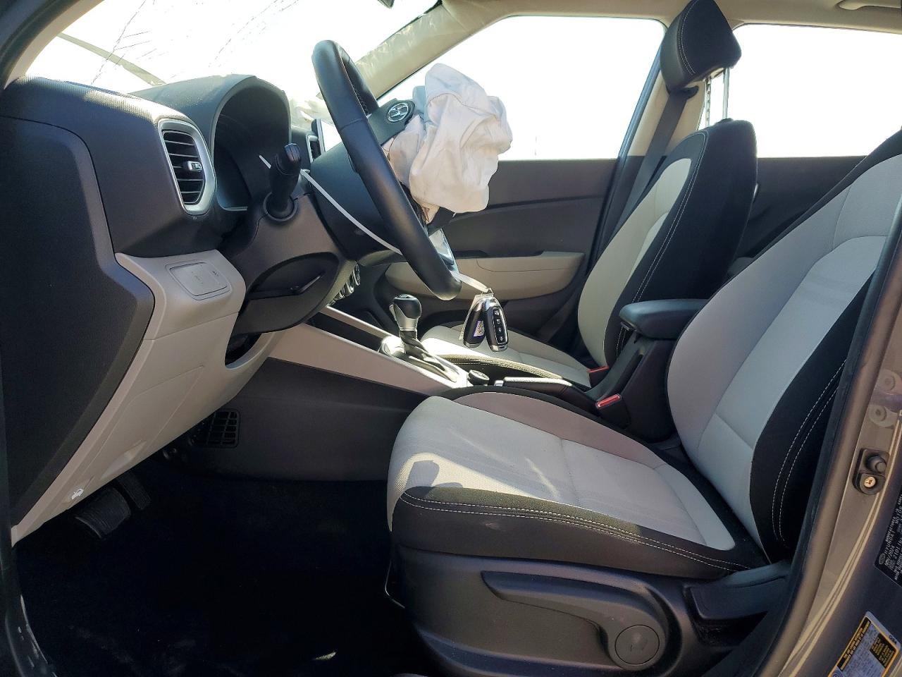2025 Hyundai Venue Sel Gray vin: KMHRC8A3XSU358705