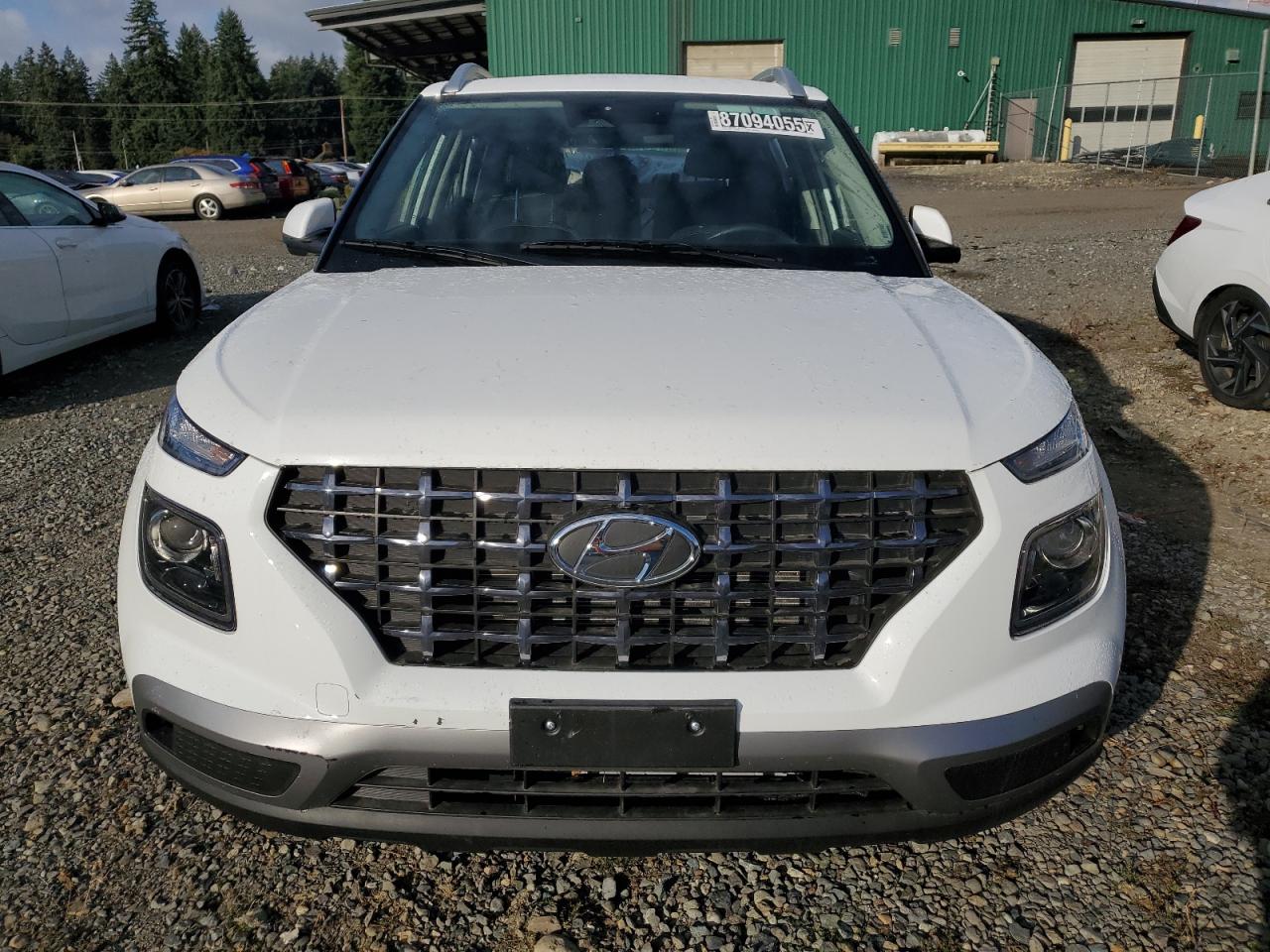 2025 Hyundai Venue Sel White vin: KMHRC8A3XSU384866 Damage: Hood, Chipped, 4