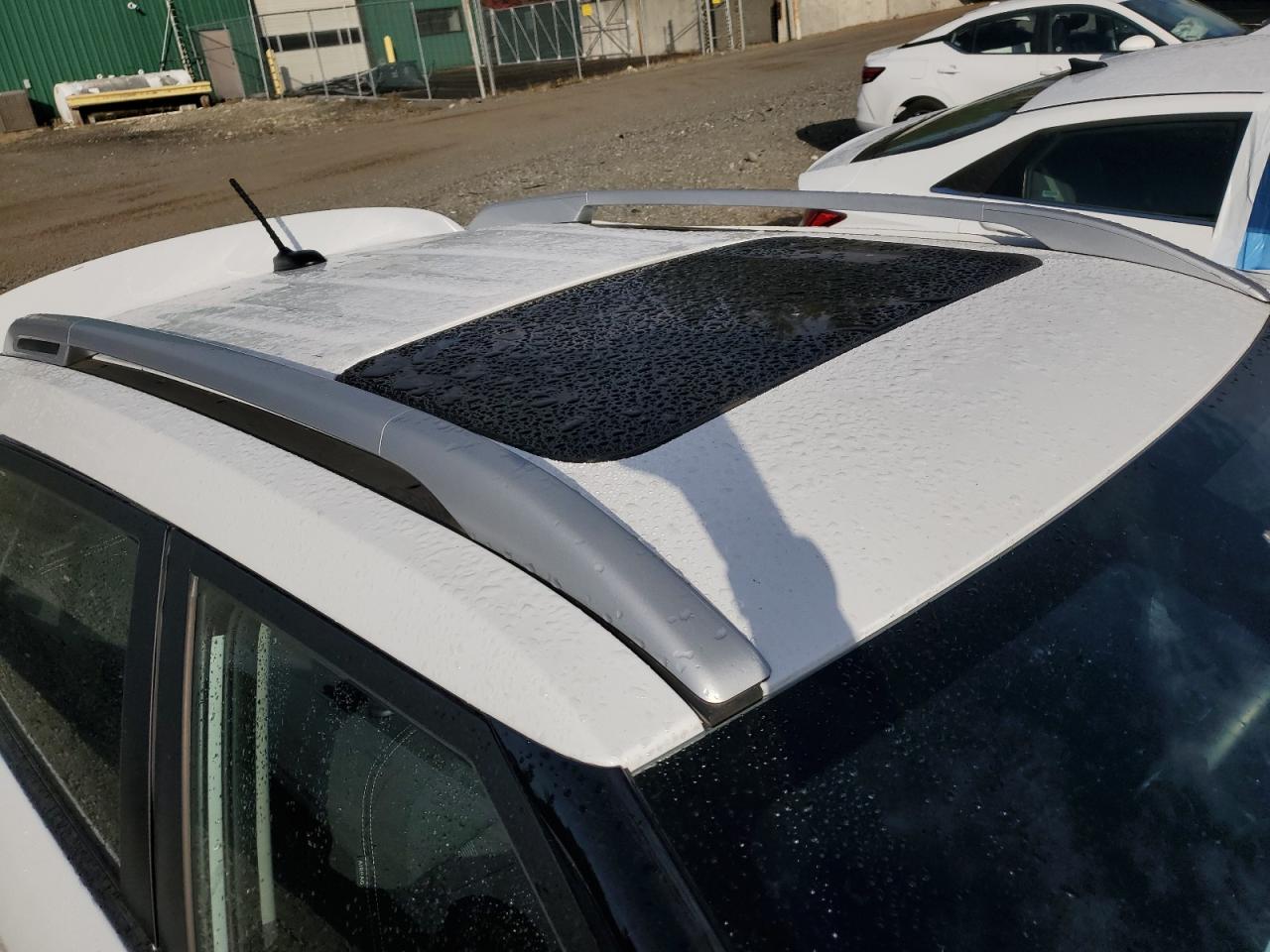2025 Hyundai Venue Sel White vin: KMHRC8A3XSU384866 Damage: Roof, Dent(S) W/ Paint Dmg, > 12 Inches