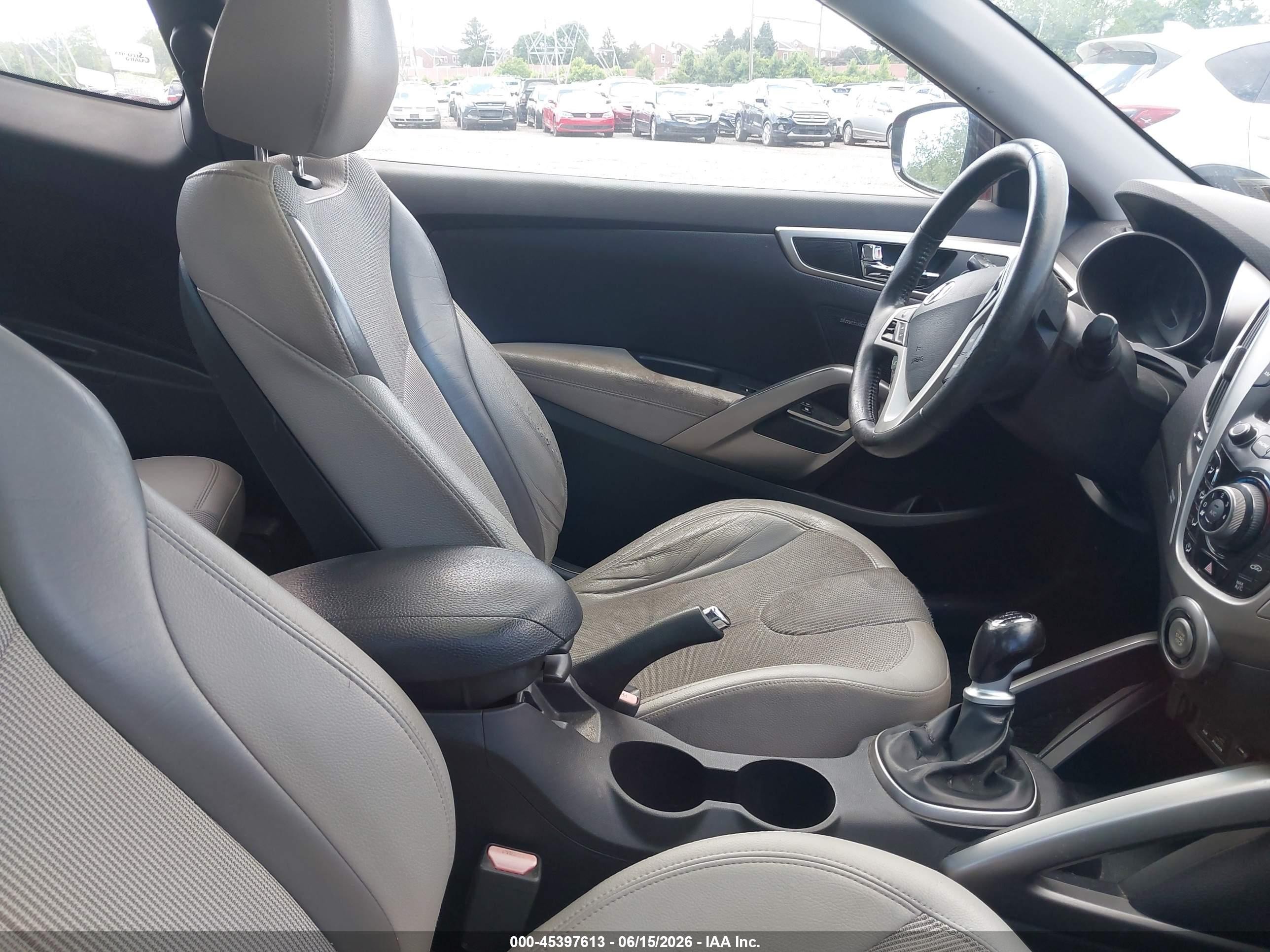 2012 Hyundai Veloster Base W/gray Red vin: KMHTC6AD0CU024901