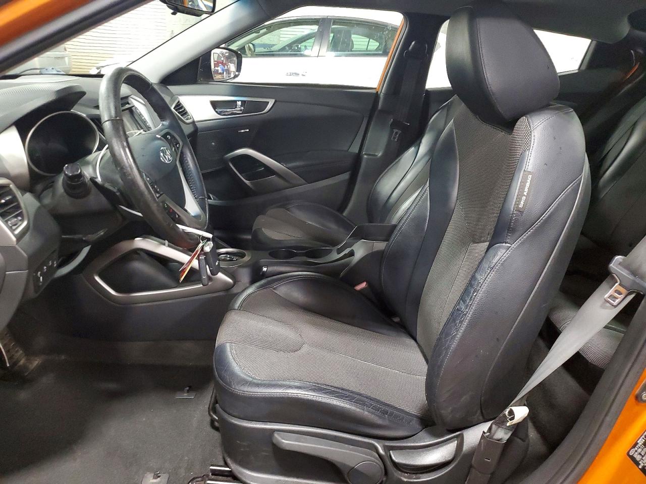 2012 Hyundai Veloster Base Orange vin: KMHTC6AD0CU031427
