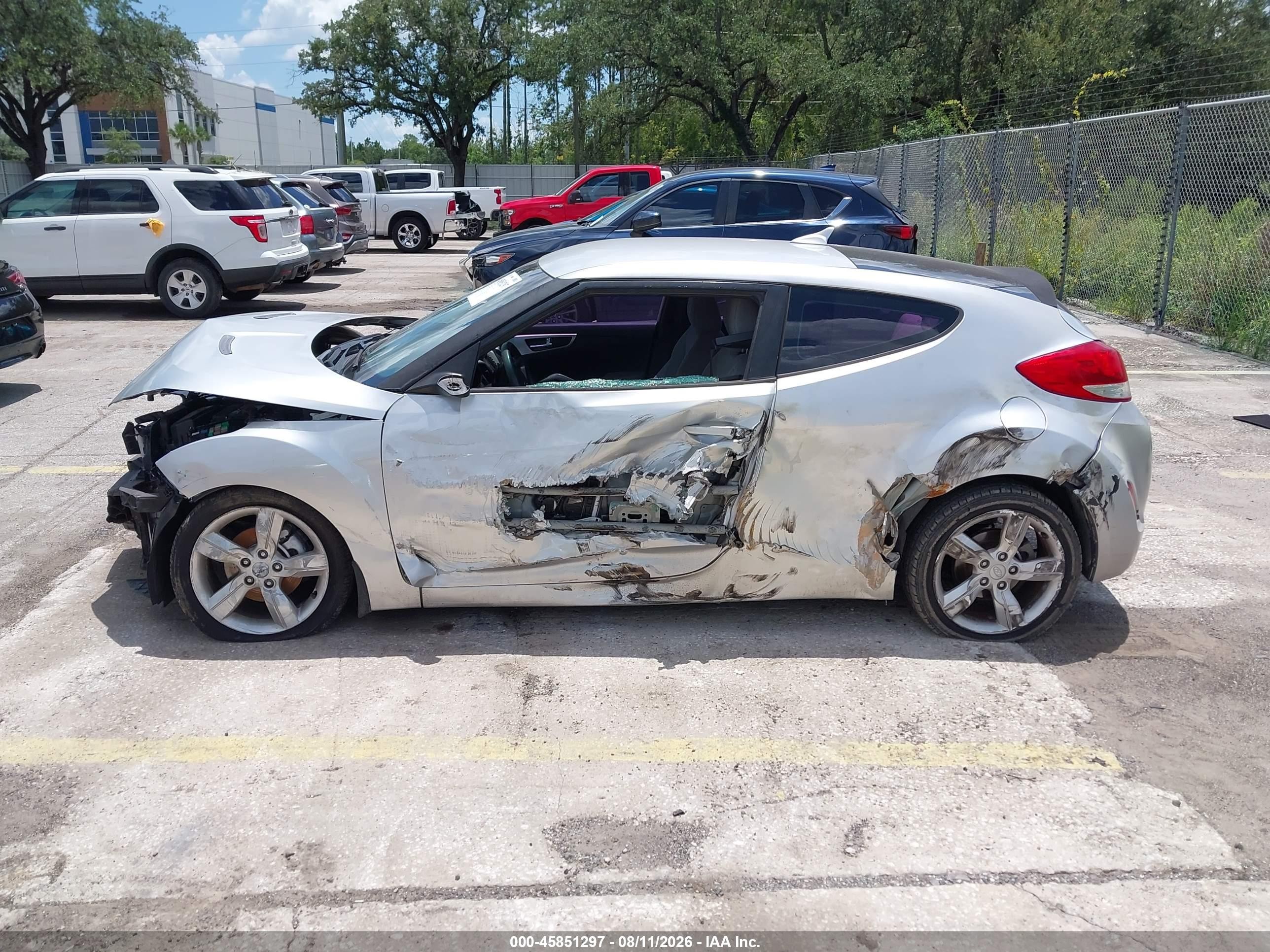 2012 Hyundai Veloster Base W/gray Серебряный vin: KMHTC6AD0CU044114