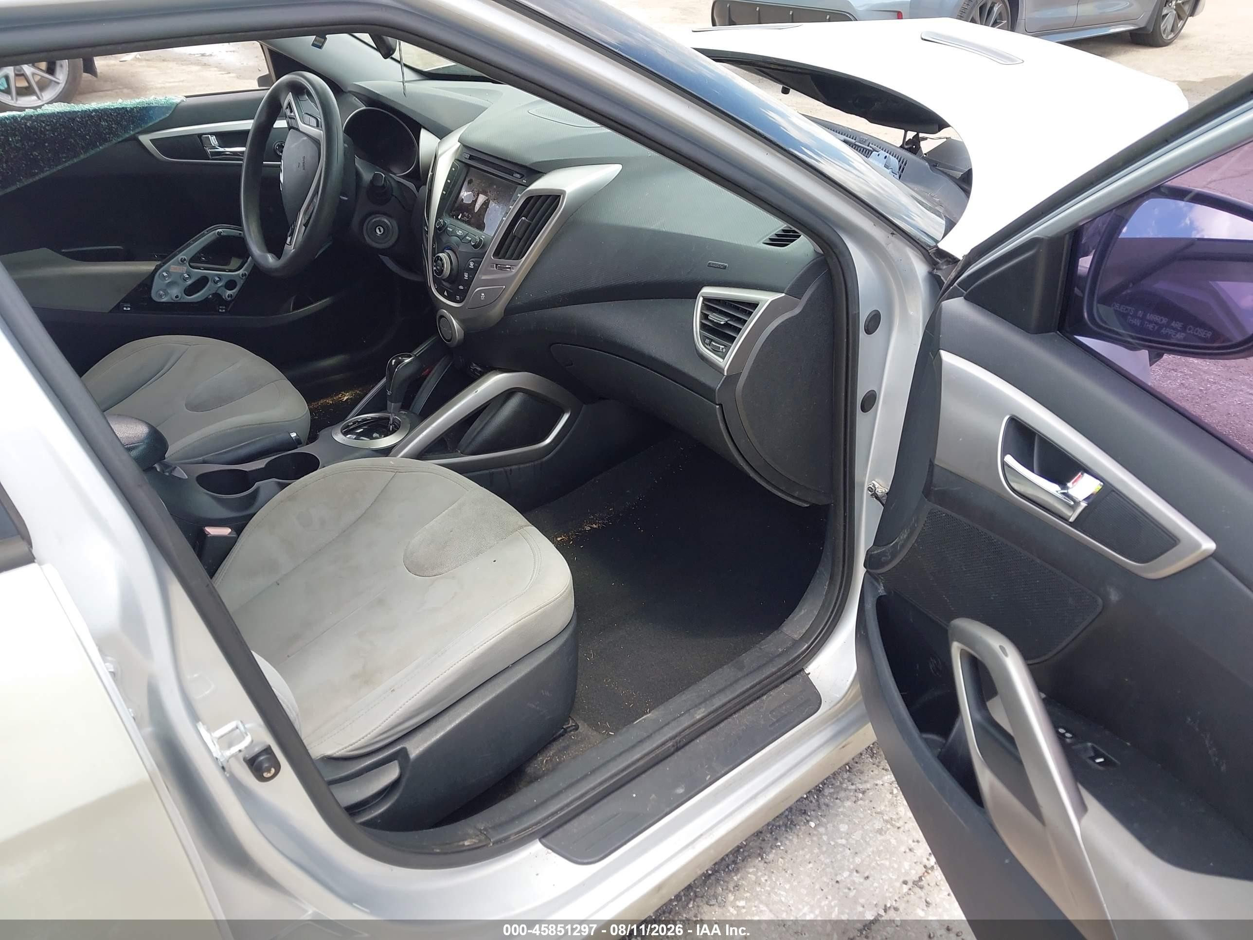 2012 Hyundai Veloster Base W/gray Серебряный vin: KMHTC6AD0CU044114