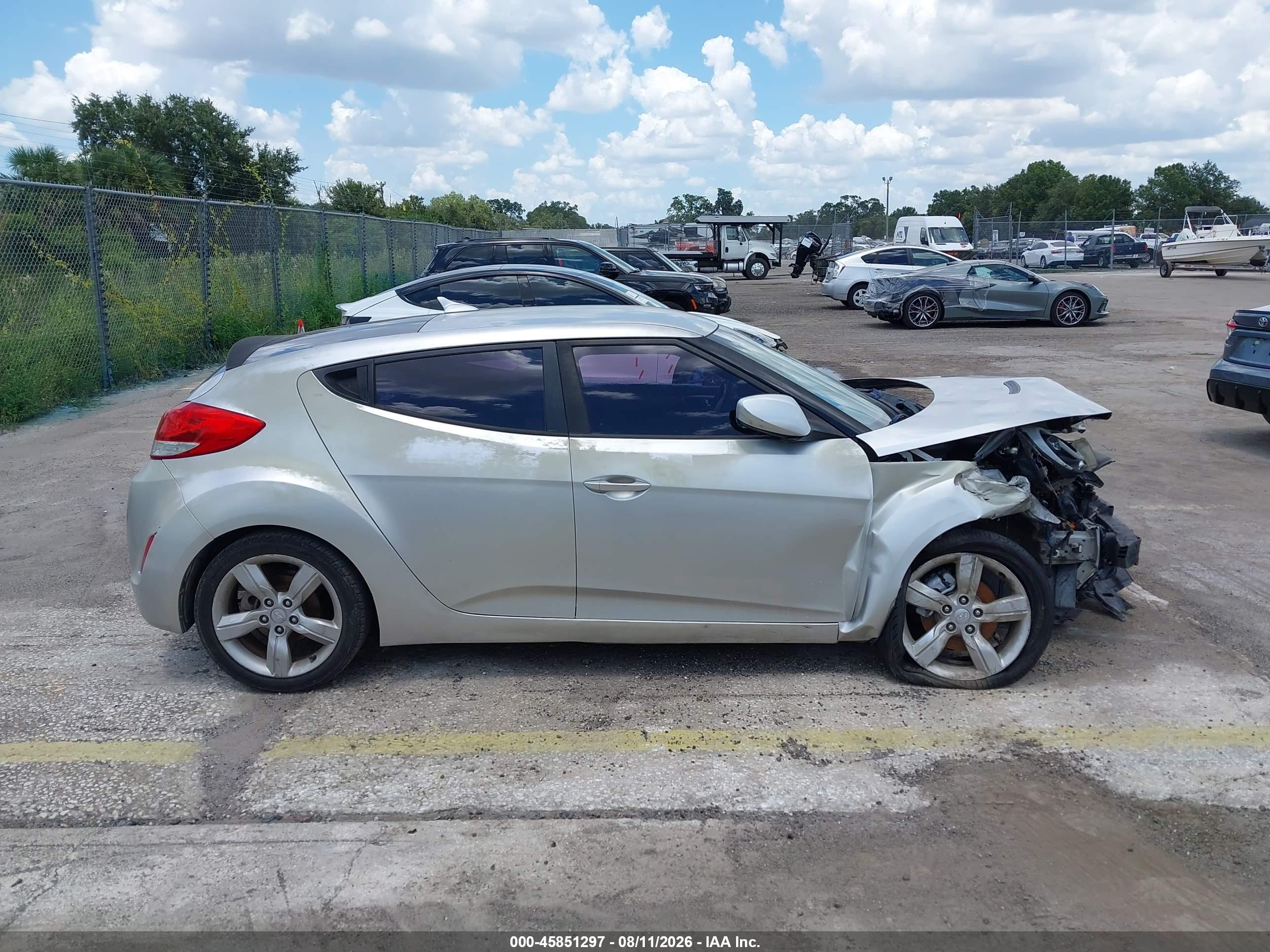 2012 Hyundai Veloster Base W/gray Серебряный vin: KMHTC6AD0CU044114