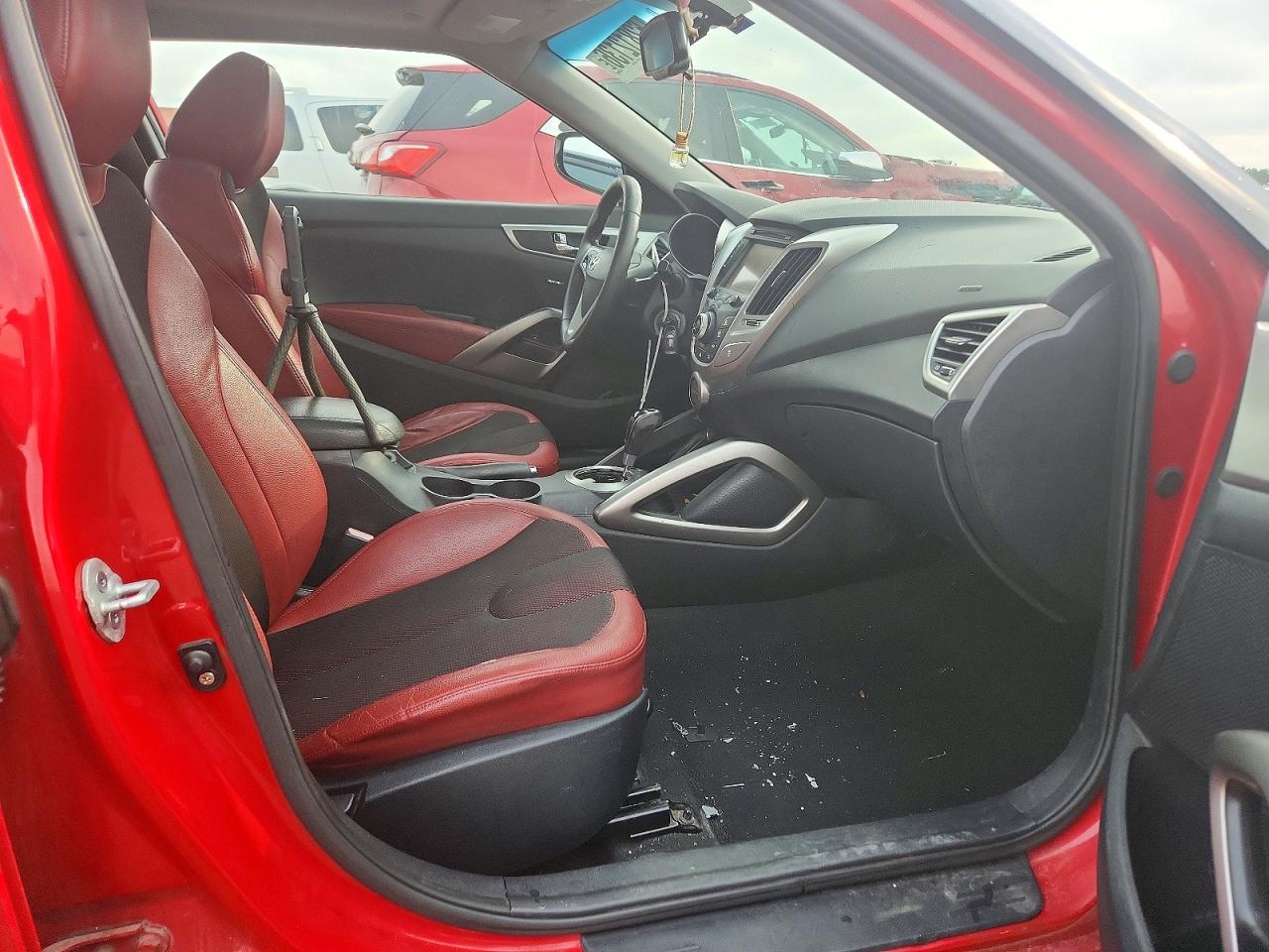 2012 Hyundai Veloster Base Red vin: KMHTC6AD0CU053119