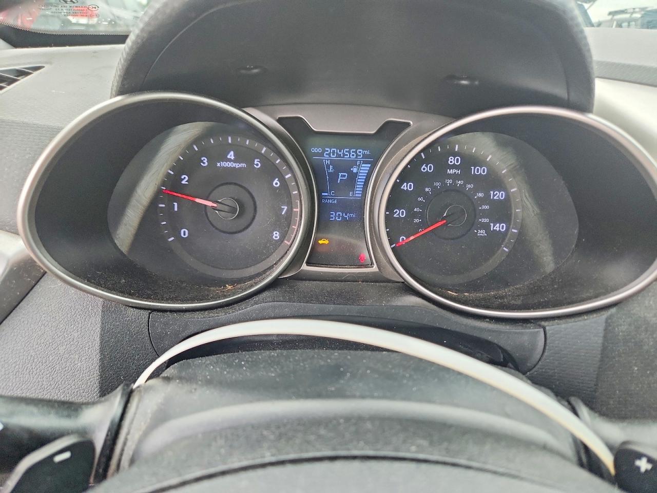 2012 Hyundai Veloster Base Red vin: KMHTC6AD0CU053119