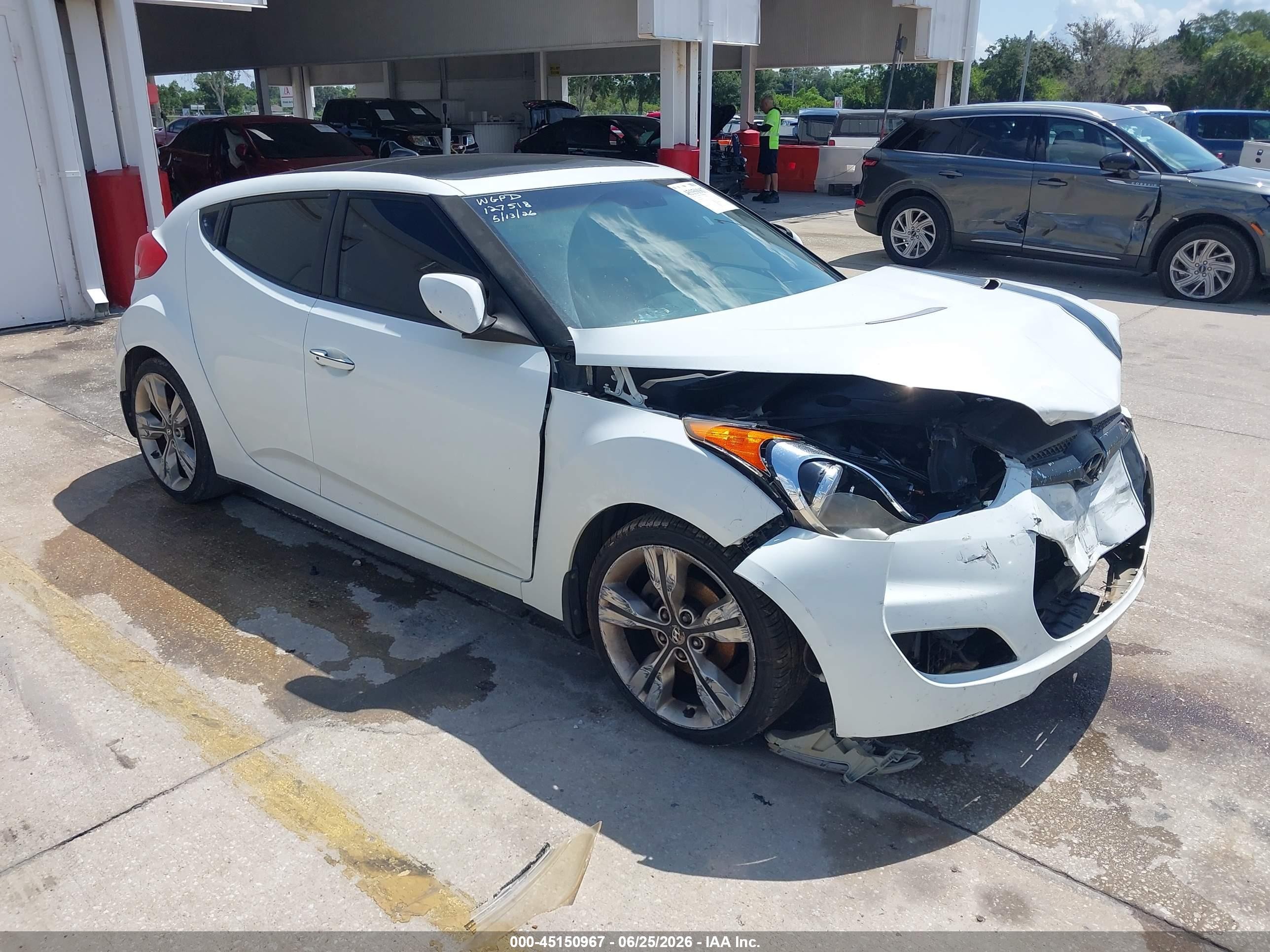 2012 Hyundai Veloster Base W/red/black White vin: KMHTC6AD0CU061107