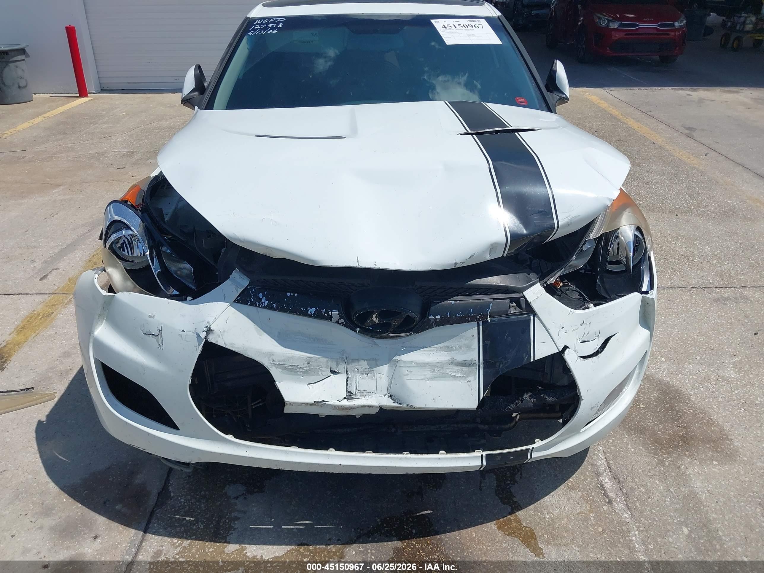 2012 Hyundai Veloster Base W/red/black White vin: KMHTC6AD0CU061107
