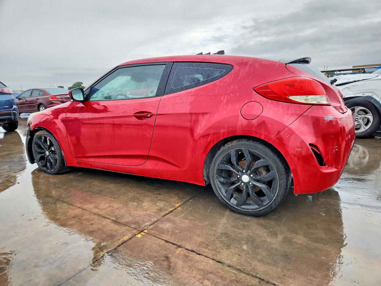 2012 Hyundai Veloster Base Red vin: KMHTC6AD0CU061270