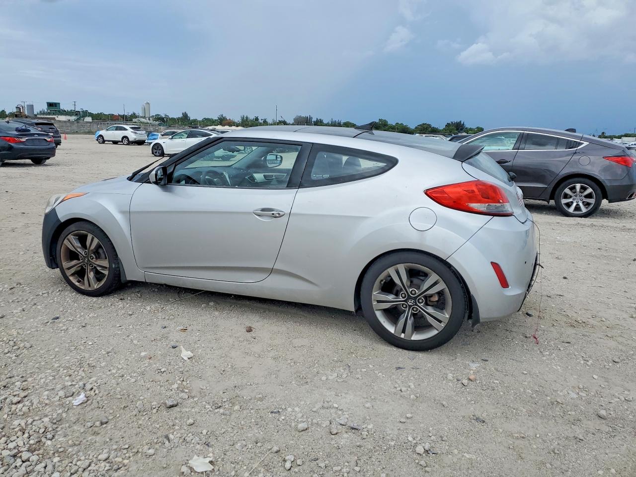 2012 Hyundai Veloster Base Silver vin: KMHTC6AD0CU067134