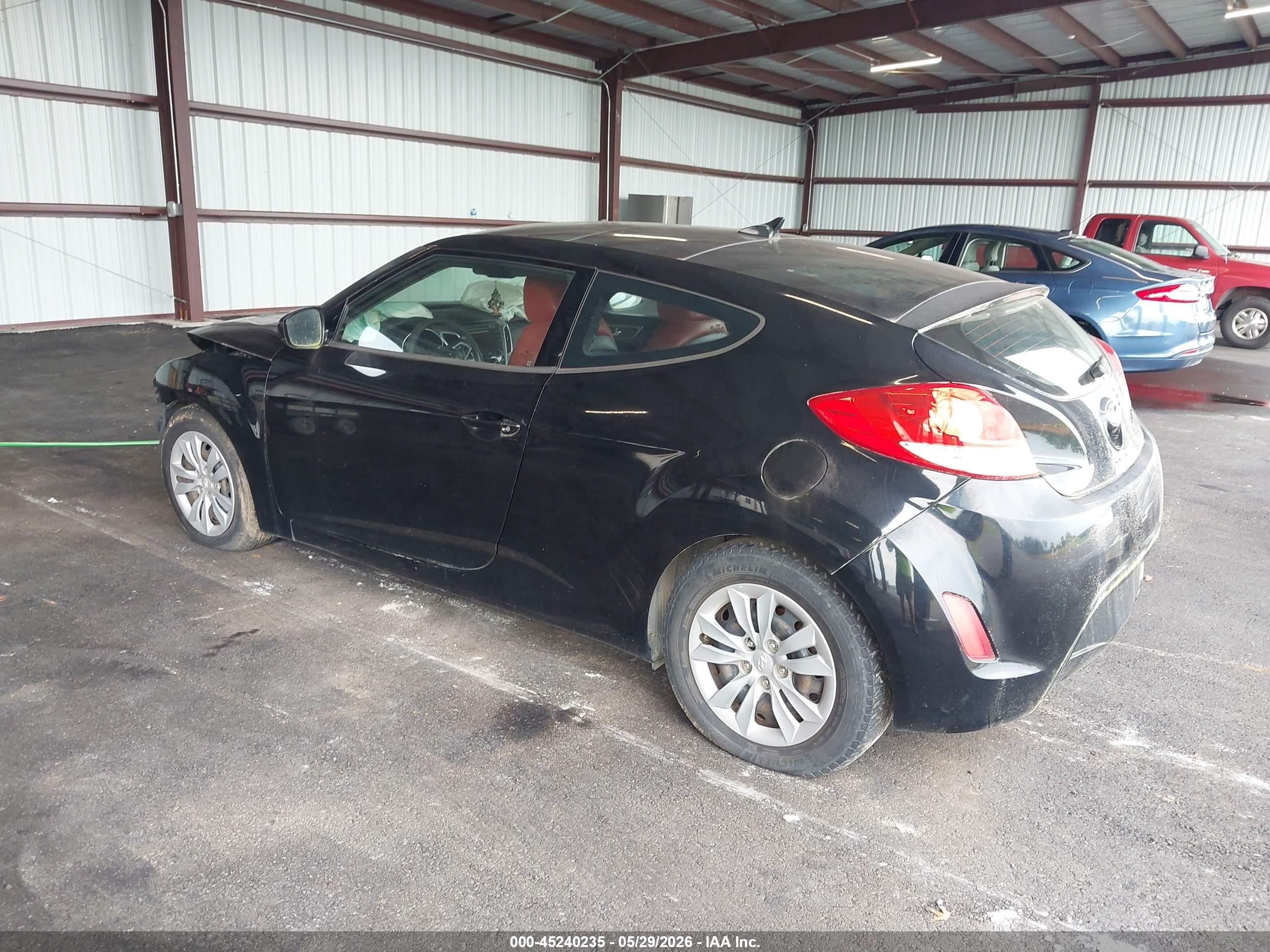 2012 Hyundai Veloster Base W/red/black Black vin: KMHTC6AD0CU079638