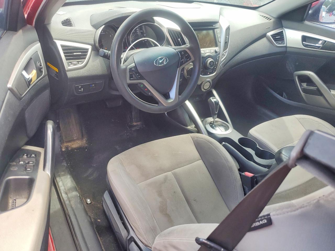 2013 Hyundai Veloster Base Red vin: KMHTC6AD0DU097722