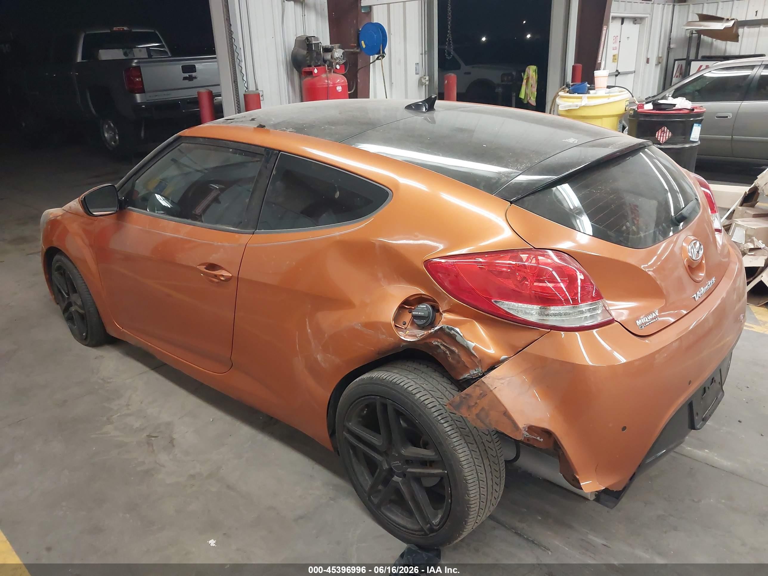 2013 Hyundai Veloster Base W/black Orange vin: KMHTC6AD0DU107729