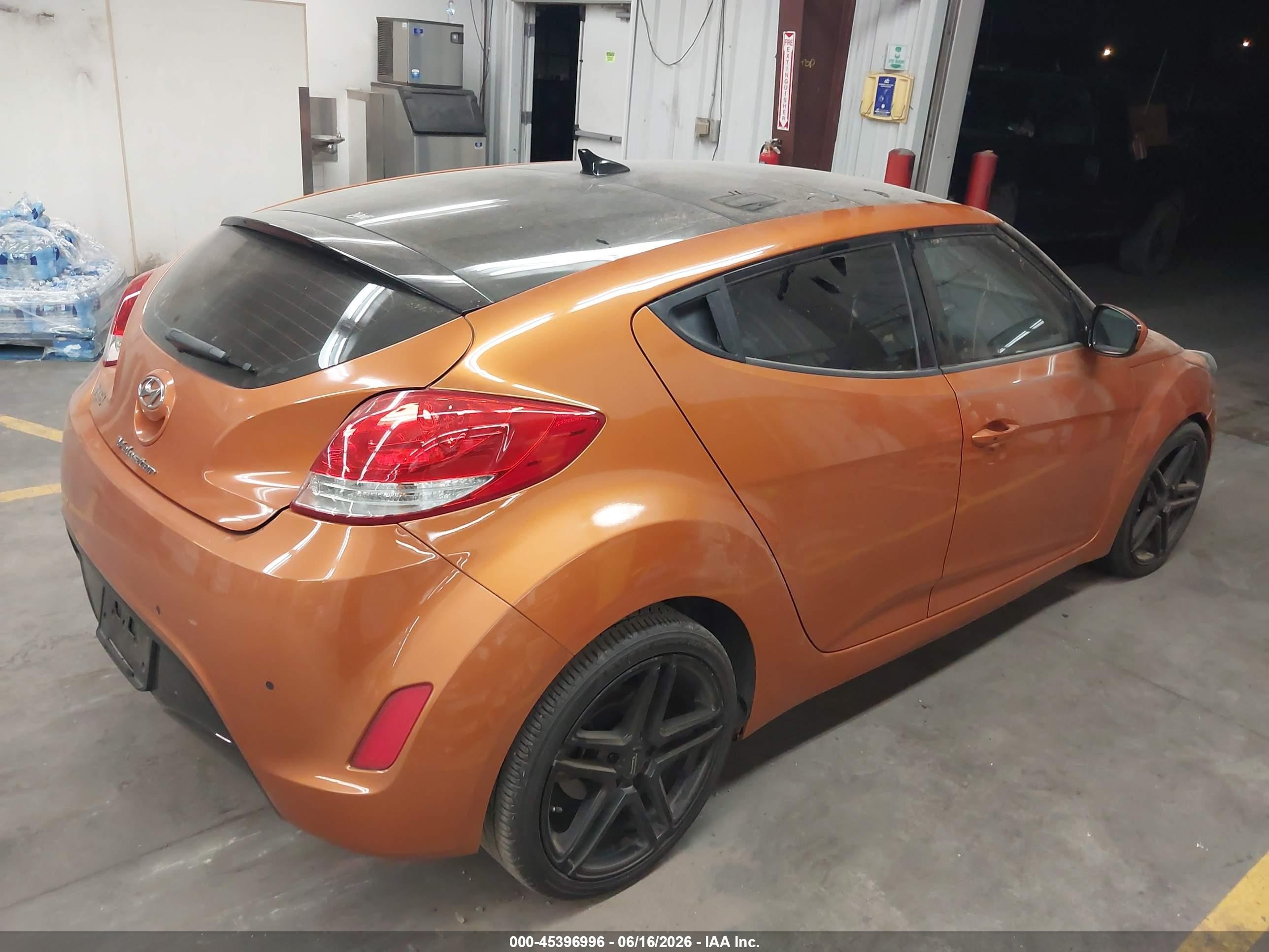 2013 Hyundai Veloster Base W/black Orange vin: KMHTC6AD0DU107729