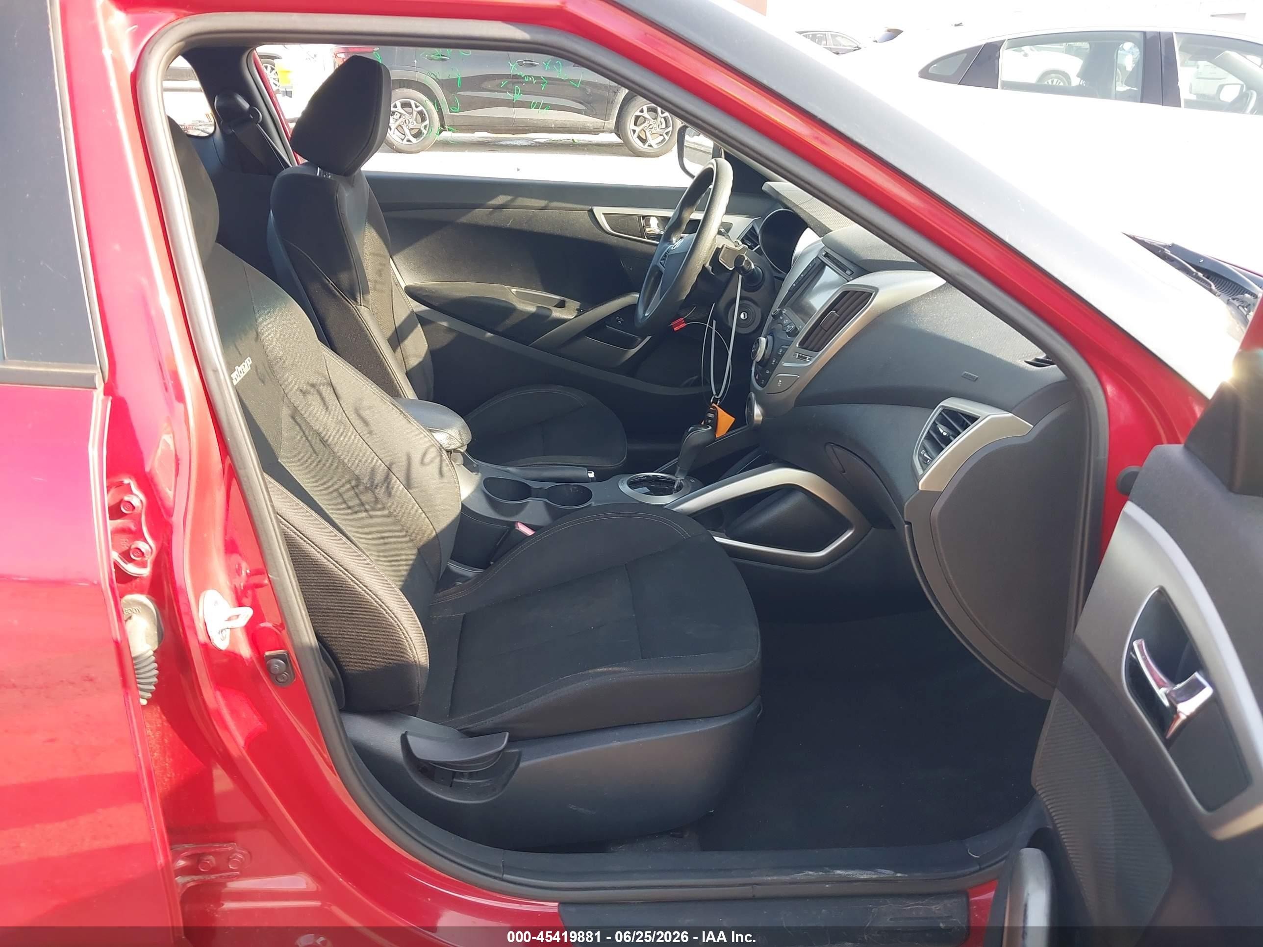 2013 Hyundai Veloster Base W/black Red vin: KMHTC6AD0DU126054