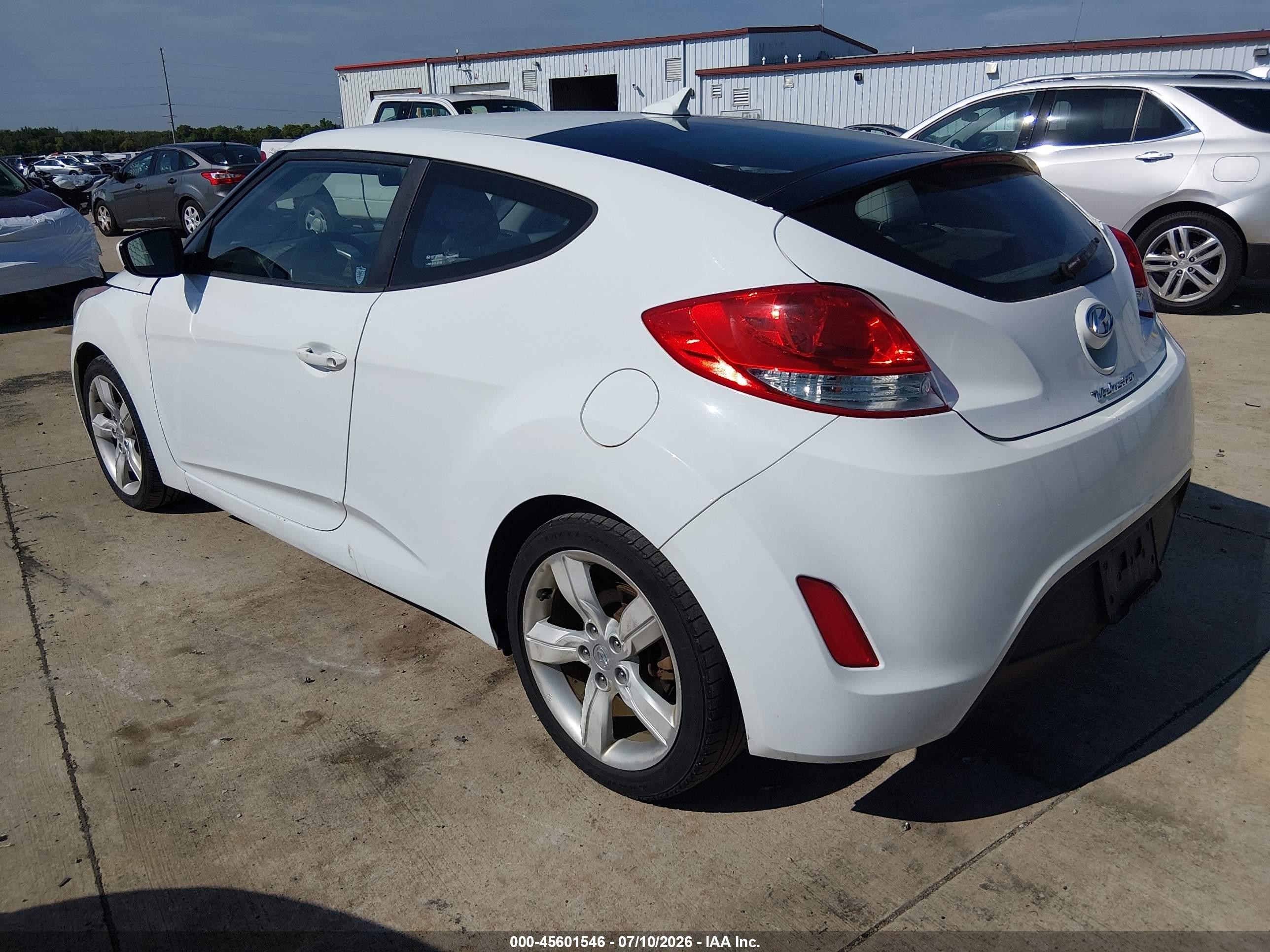 2013 Hyundai Veloster Base W/gray White vin: KMHTC6AD0DU130198