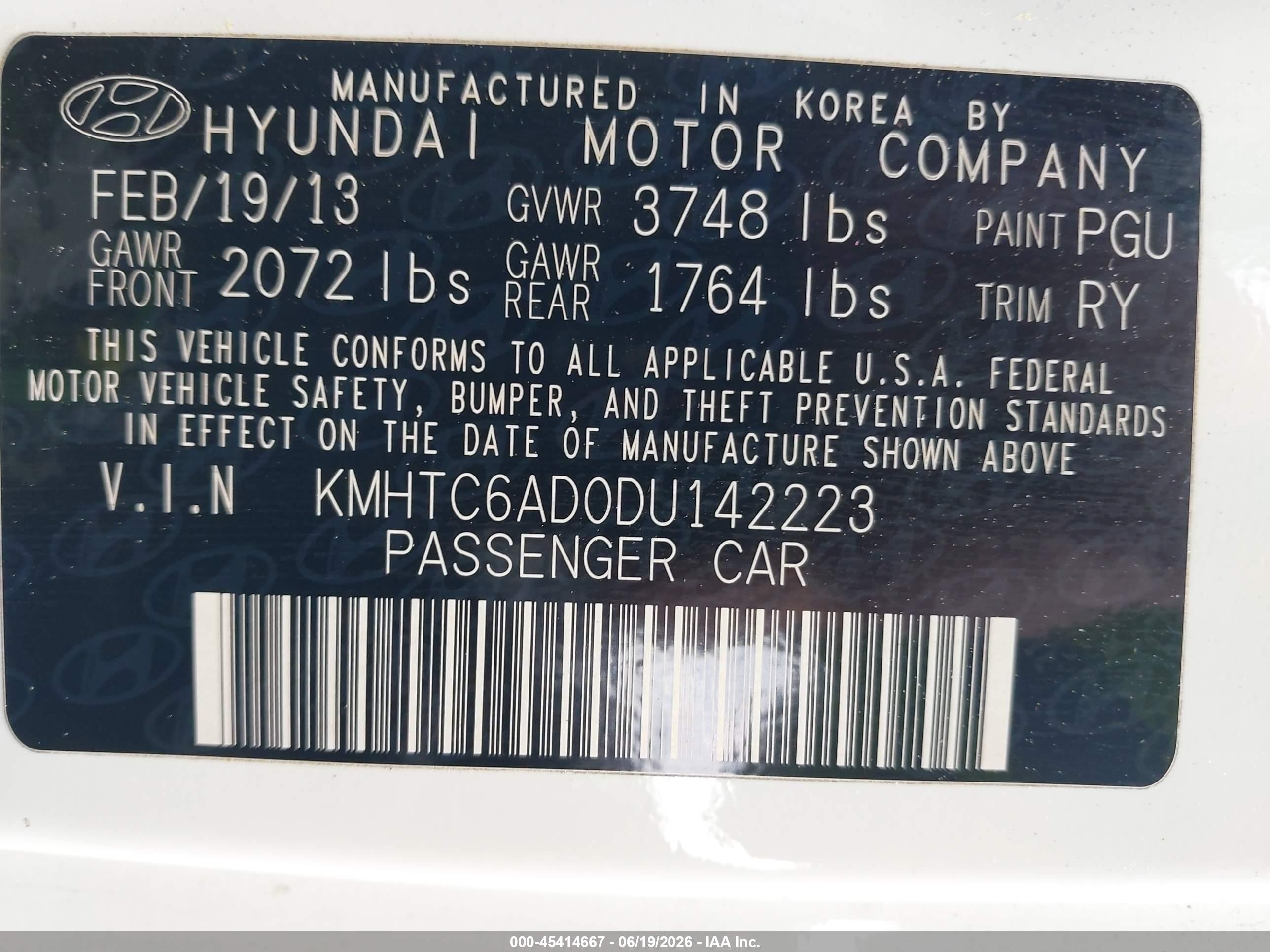 2013 Hyundai Veloster Base W/black White vin: KMHTC6AD0DU142223