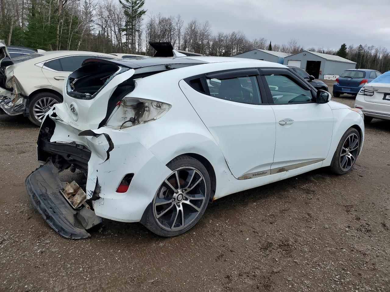 2014 Hyundai Veloster Base White vin: KMHTC6AD0EU182609