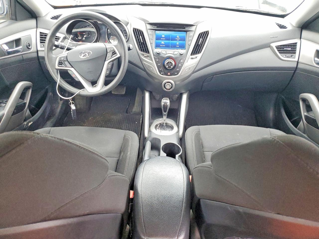 2014 Hyundai Veloster Base White vin: KMHTC6AD0EU182609