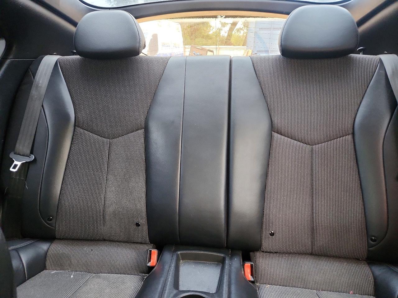 2014 Hyundai Veloster Base Серебряный vin: KMHTC6AD0EU194940