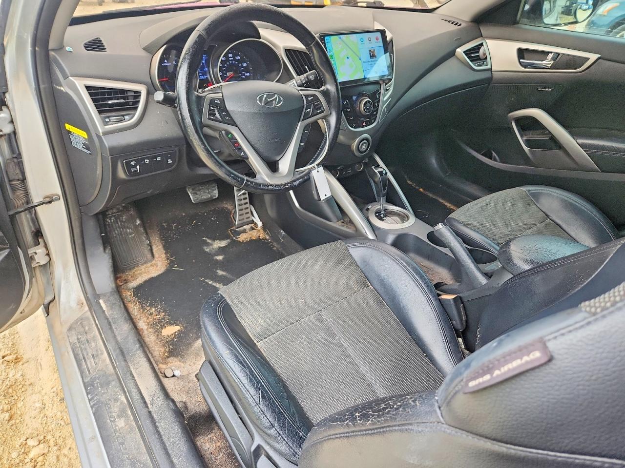 2014 Hyundai Veloster Base Серебряный vin: KMHTC6AD0EU194940