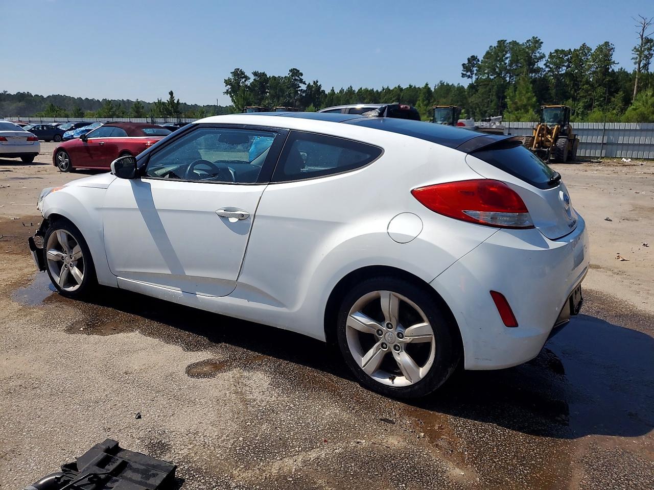 2014 Hyundai Veloster Base White vin: KMHTC6AD0EU210781