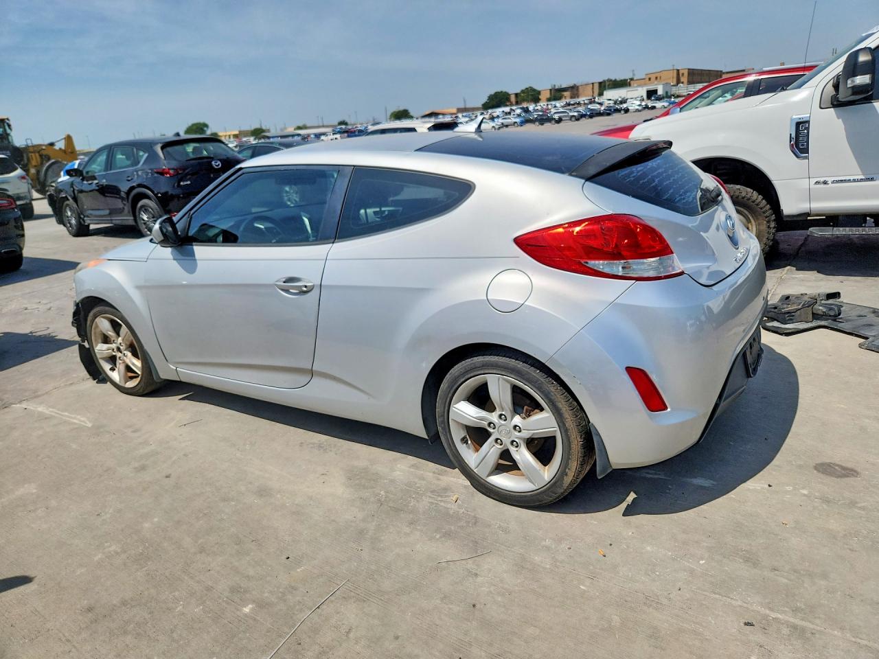 2015 Hyundai Veloster Base Silver vin: KMHTC6AD0FU241921