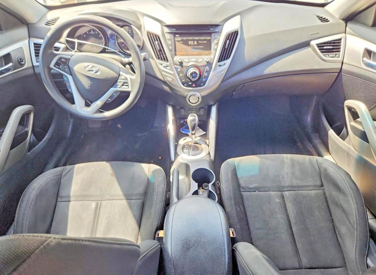 2015 Hyundai Veloster Base Silver vin: KMHTC6AD0FU241921