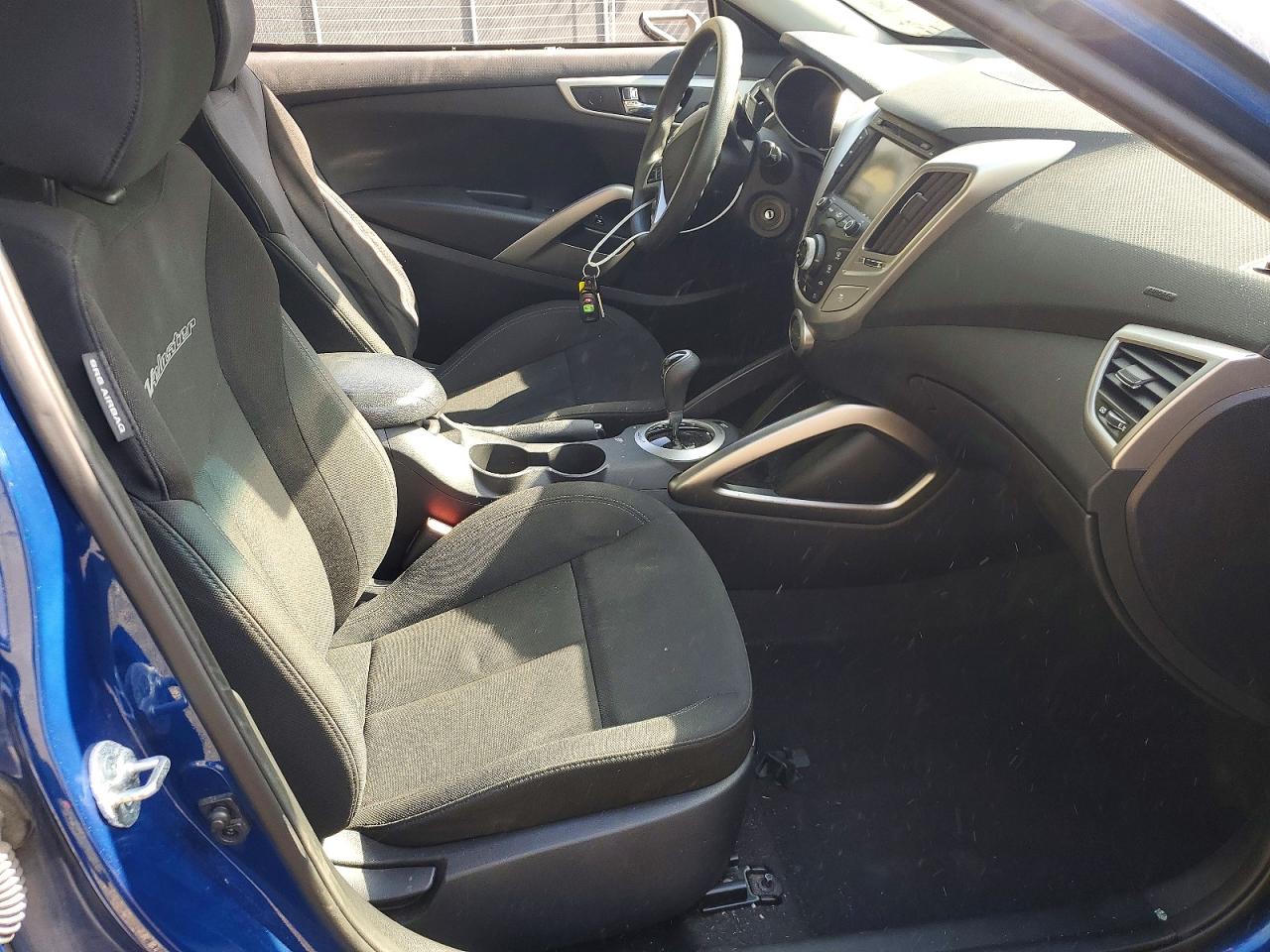 2015 Hyundai Veloster Base Blue vin: KMHTC6AD0FU242115