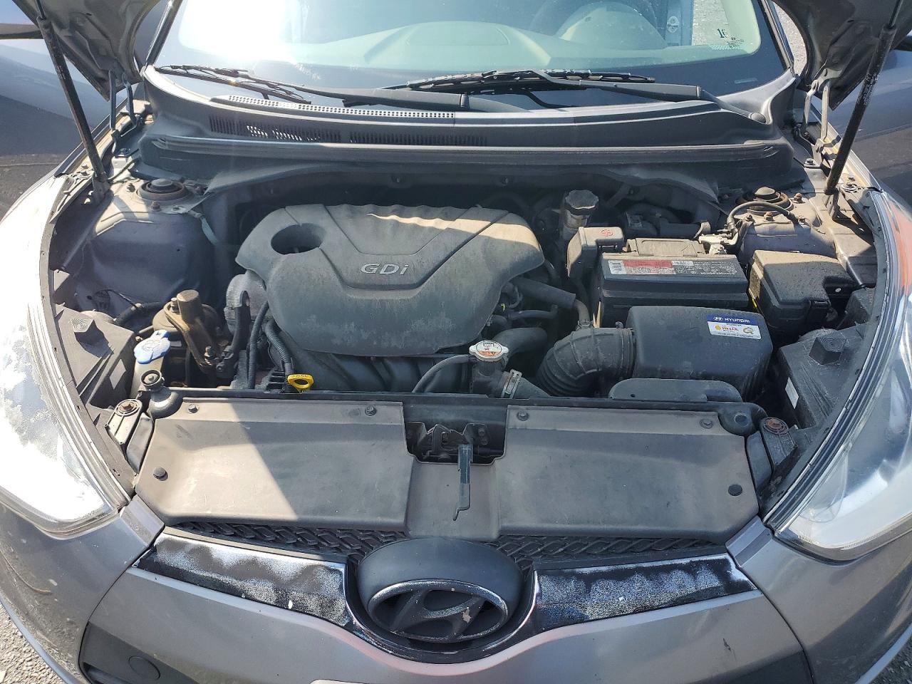 2016 Hyundai Veloster Base Gray vin: KMHTC6AD0GU277142