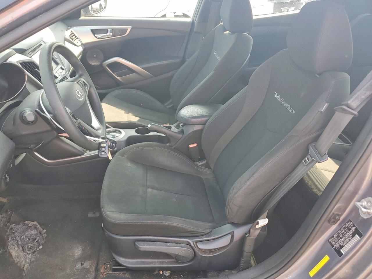 2016 Hyundai Veloster Base Gray vin: KMHTC6AD0GU277142