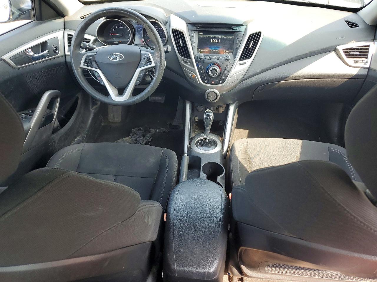 2016 Hyundai Veloster Base Gray vin: KMHTC6AD0GU277142