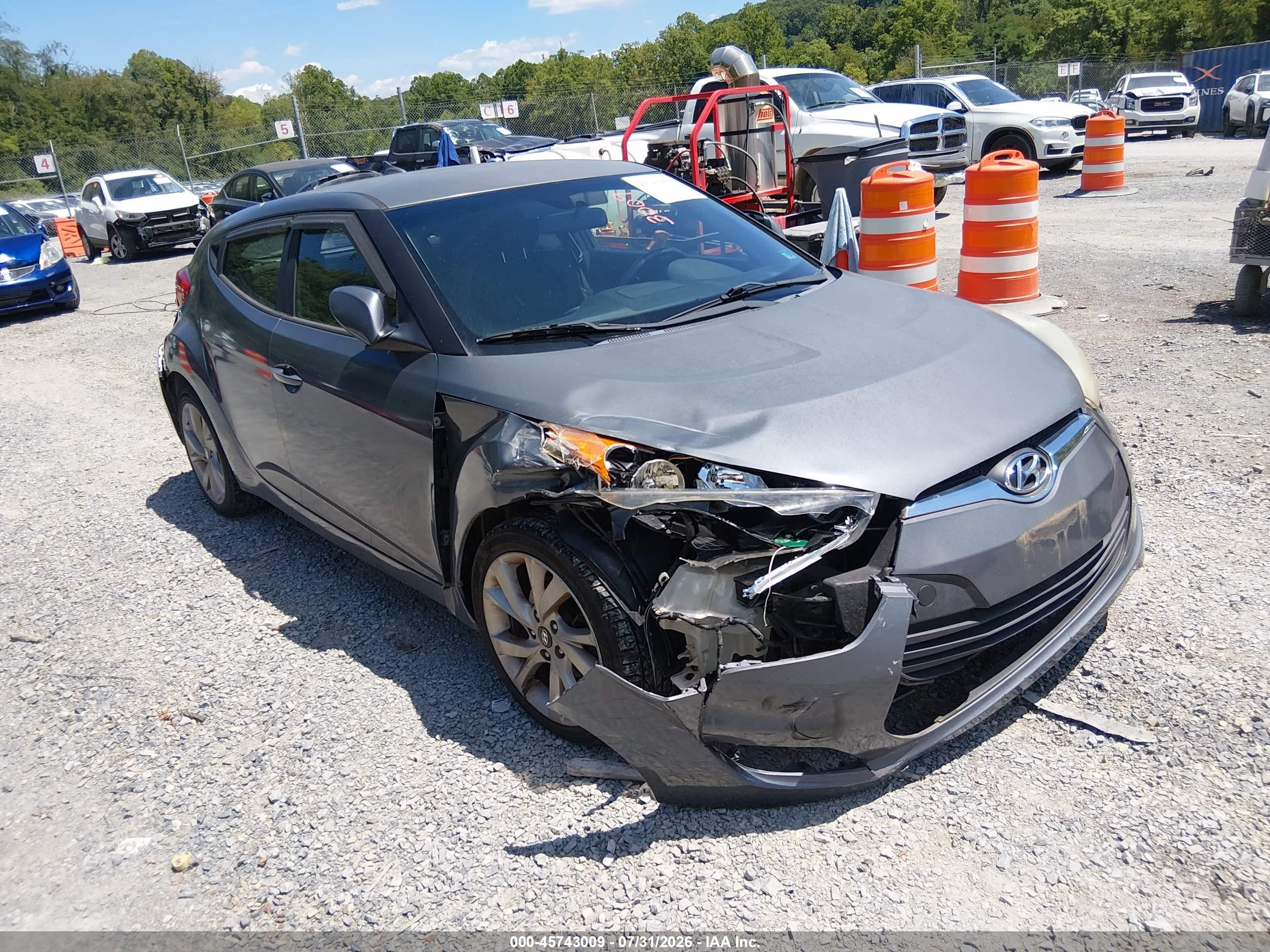 2017 Hyundai Veloster Gray vin: KMHTC6AD0HU306642