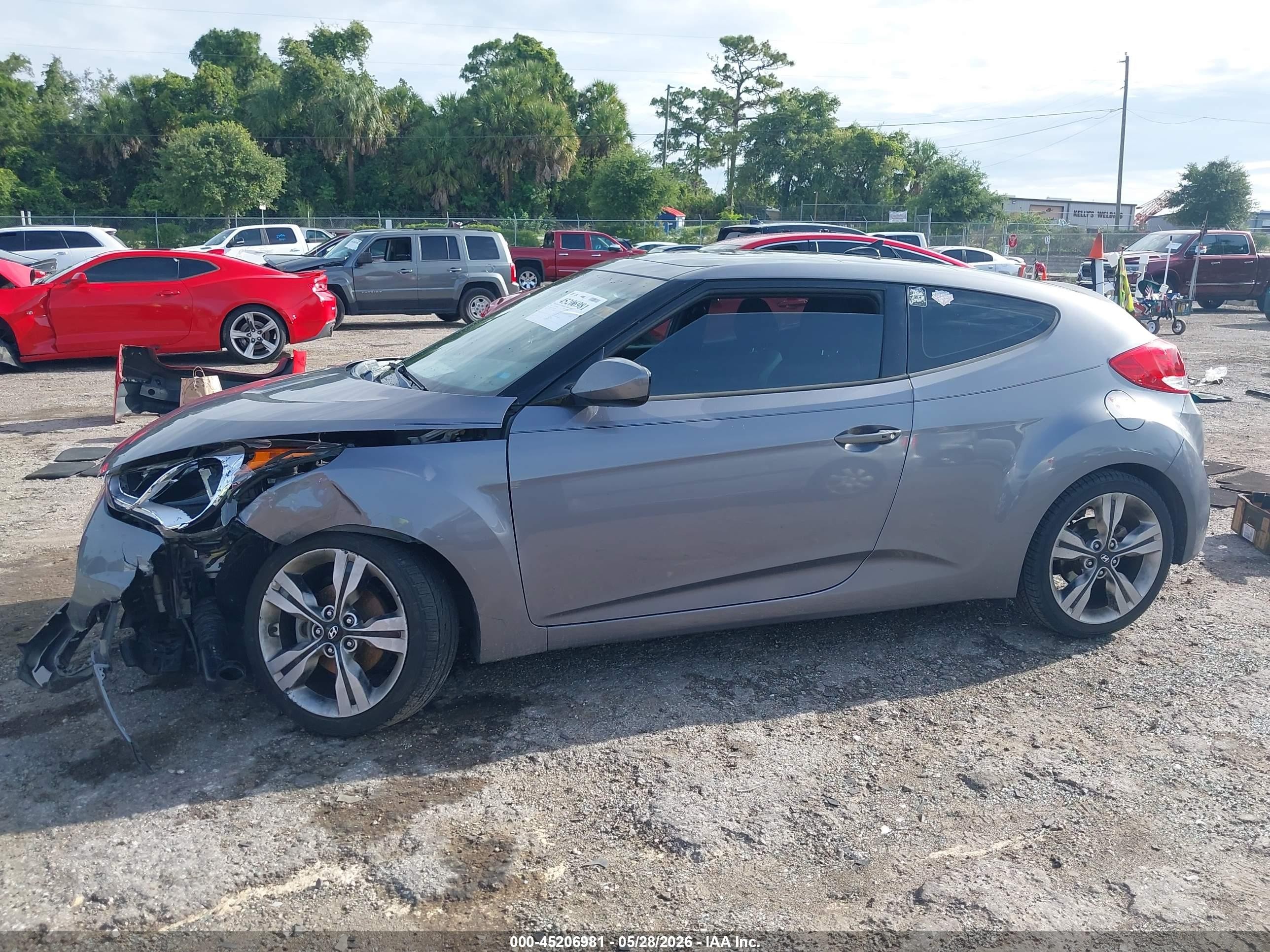2017 Hyundai Veloster Value Edition Gray vin: KMHTC6AD0HU321951