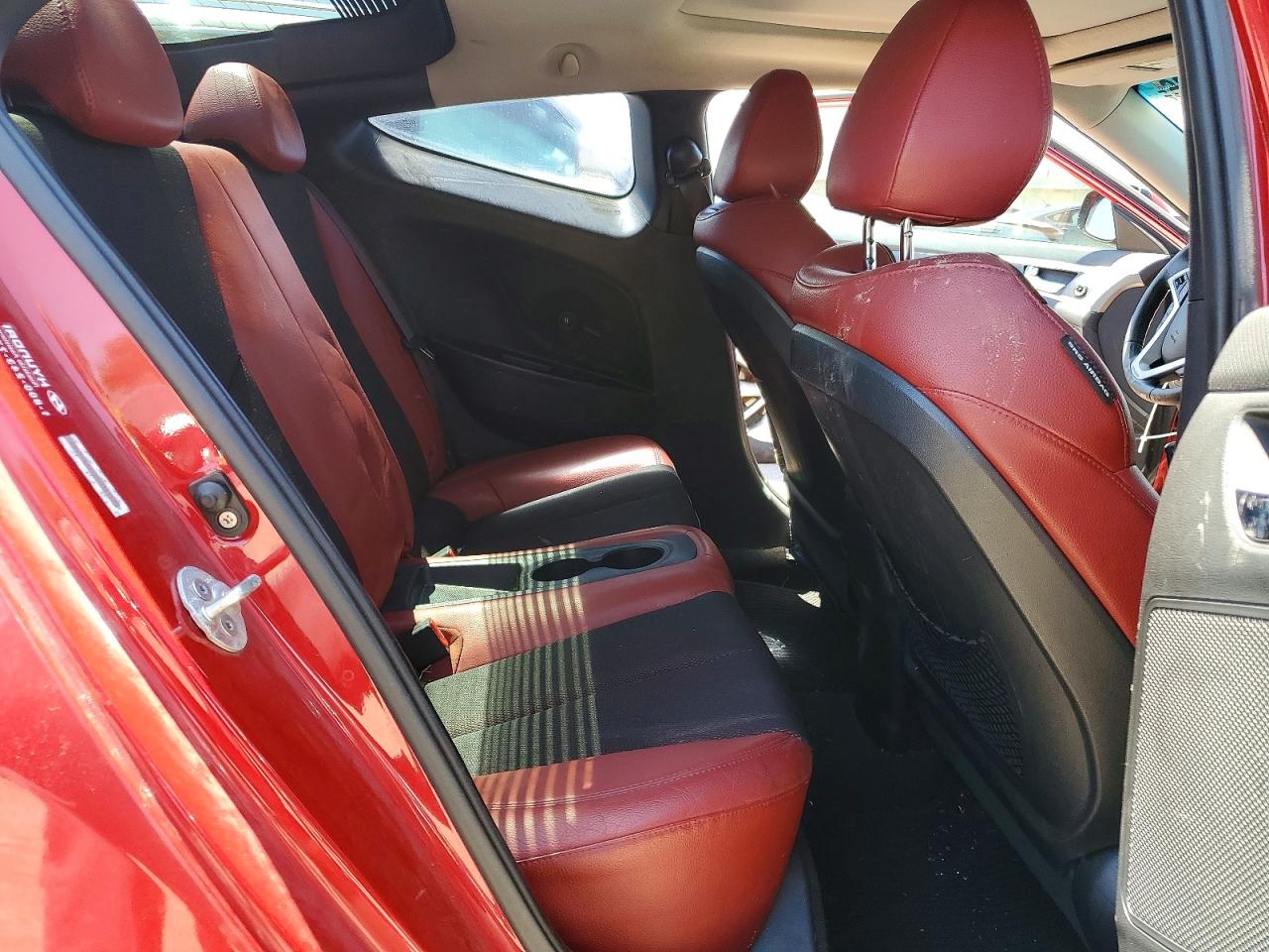 2012 Hyundai Veloster Base Red vin: KMHTC6AD1CU034742