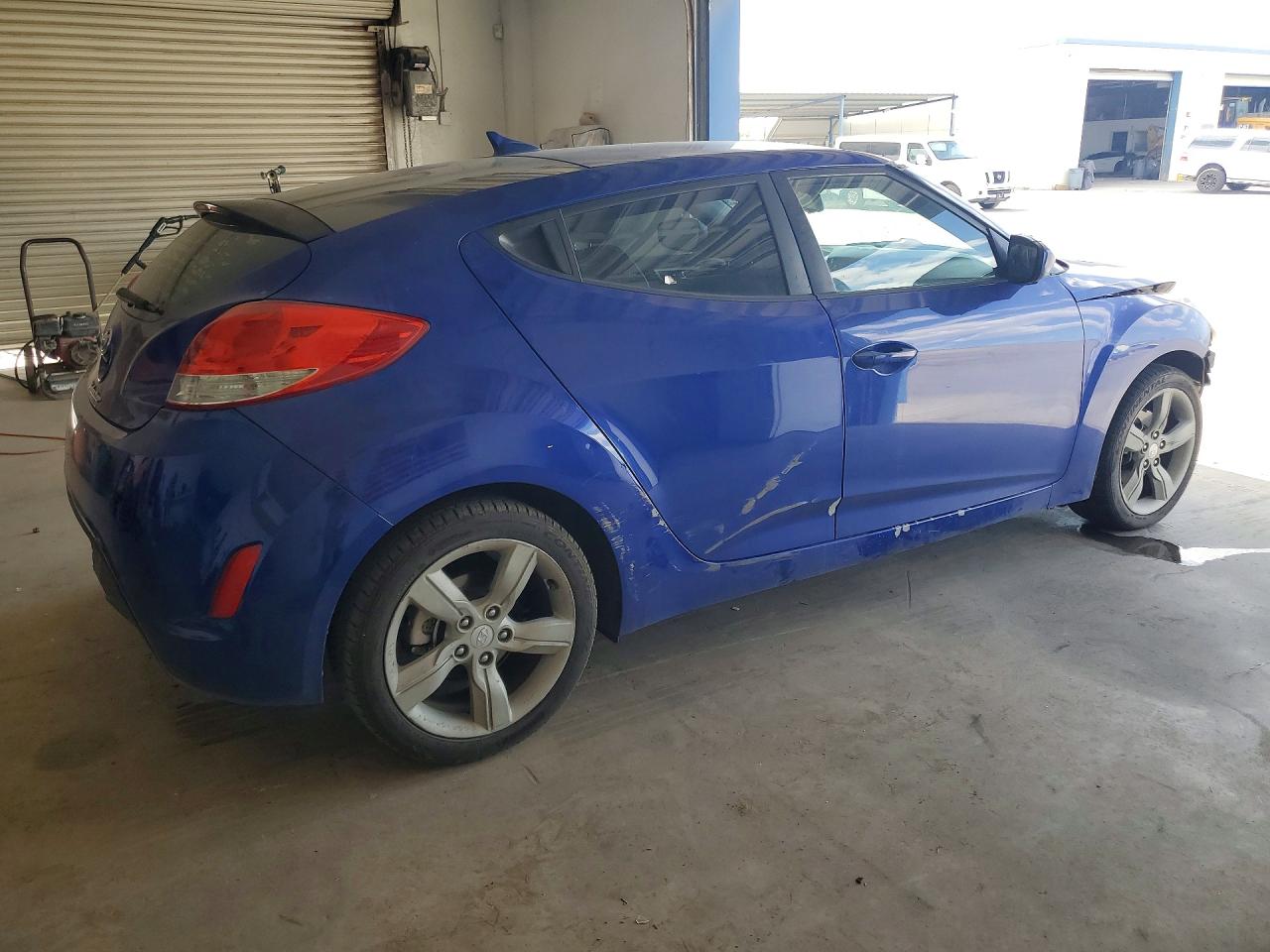 2012 Hyundai Veloster Base Blue vin: KMHTC6AD1CU042758